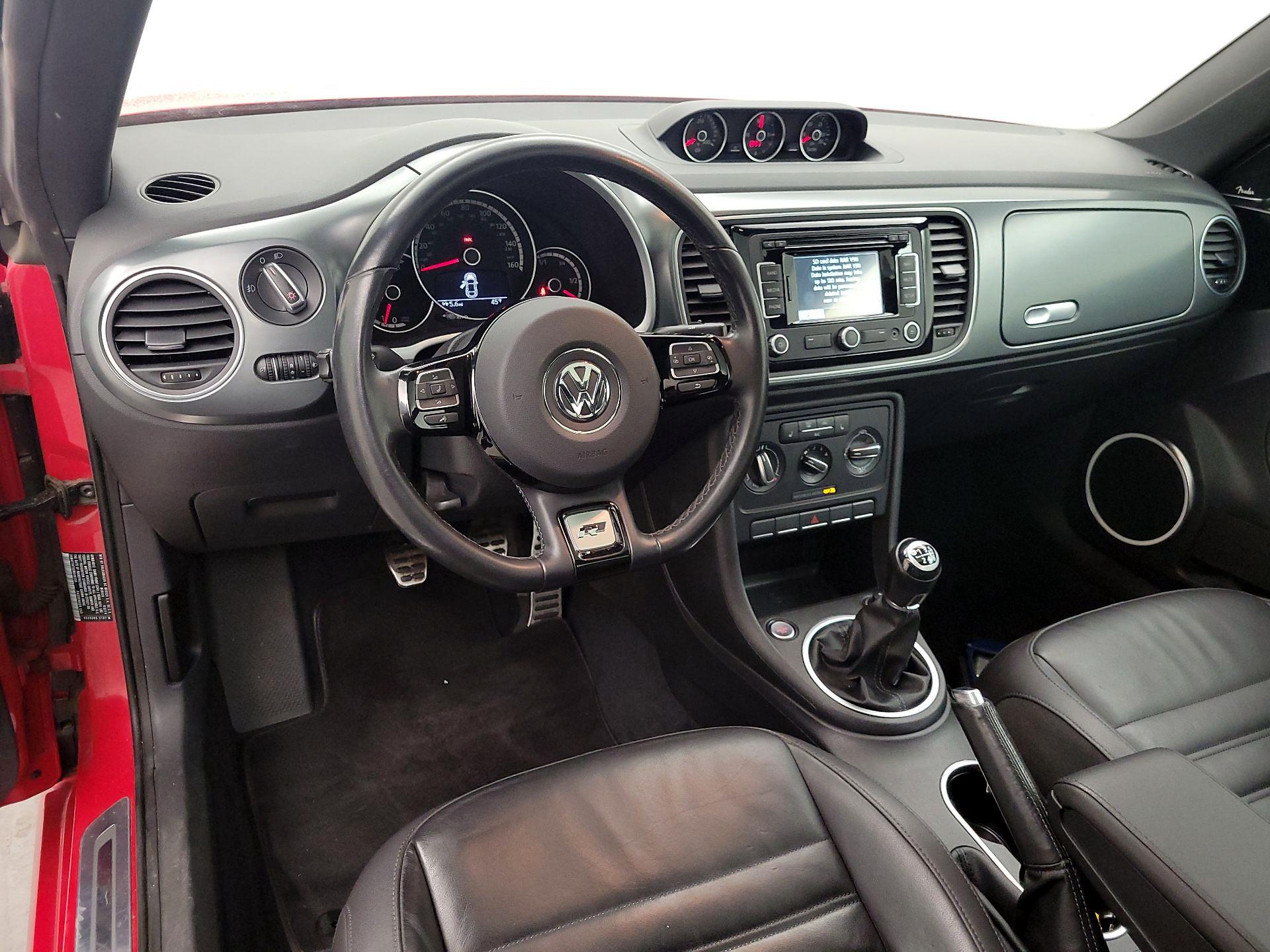 Thumbnail: 2014 Volkswagen Beetle - 9