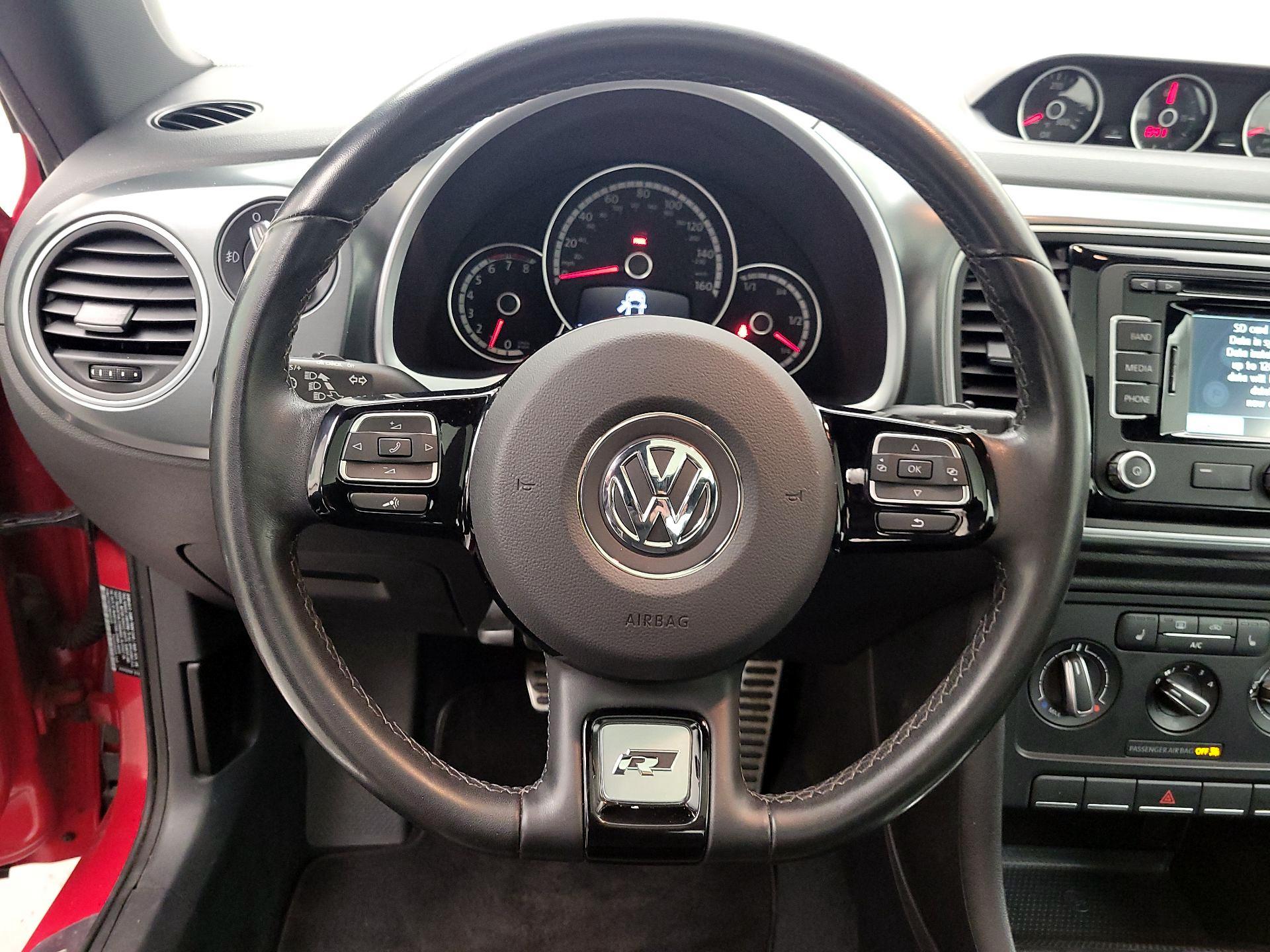 Thumbnail: 2014 Volkswagen Beetle - 10