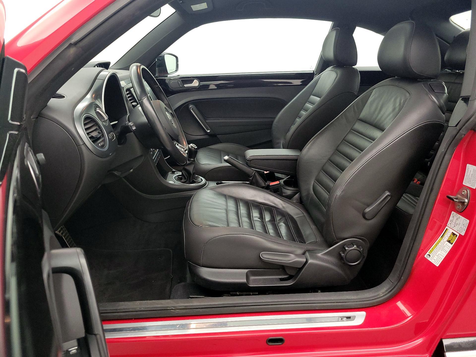 Thumbnail: 2014 Volkswagen Beetle - 11