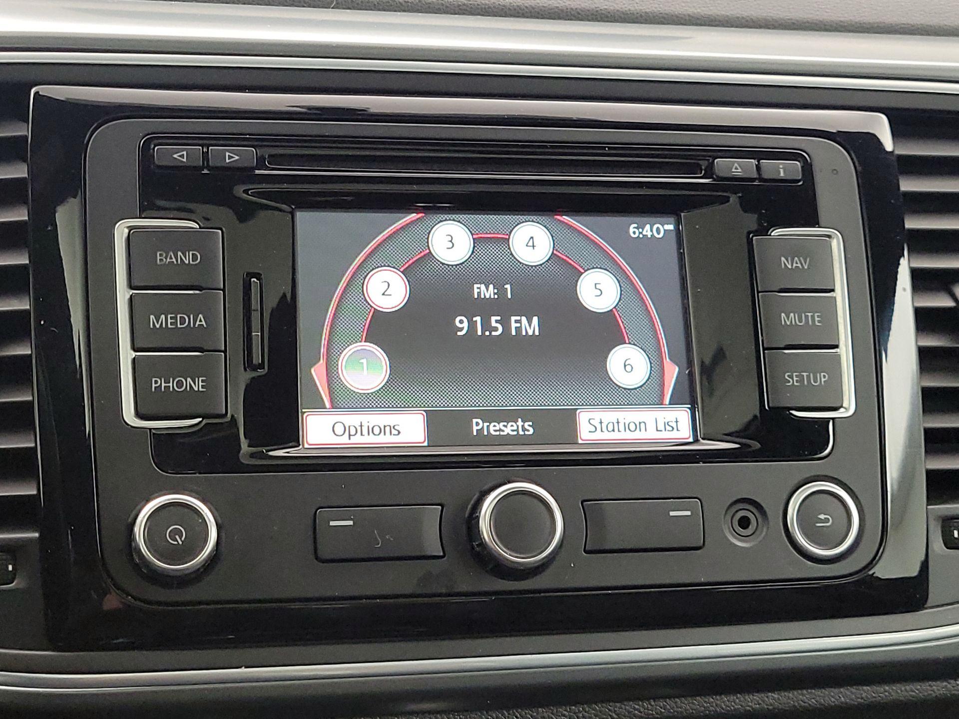 Thumbnail: 2014 Volkswagen Beetle - 13