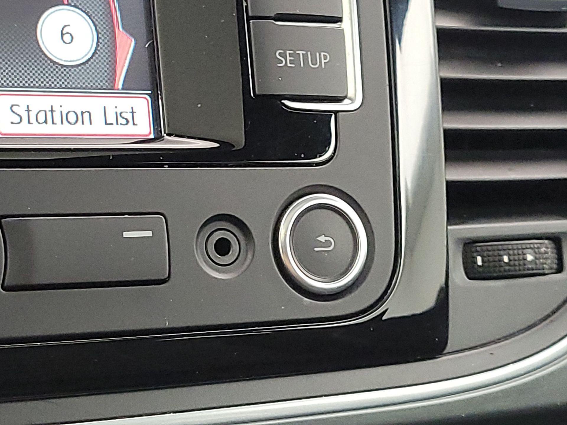 Thumbnail: 2014 Volkswagen Beetle - 16