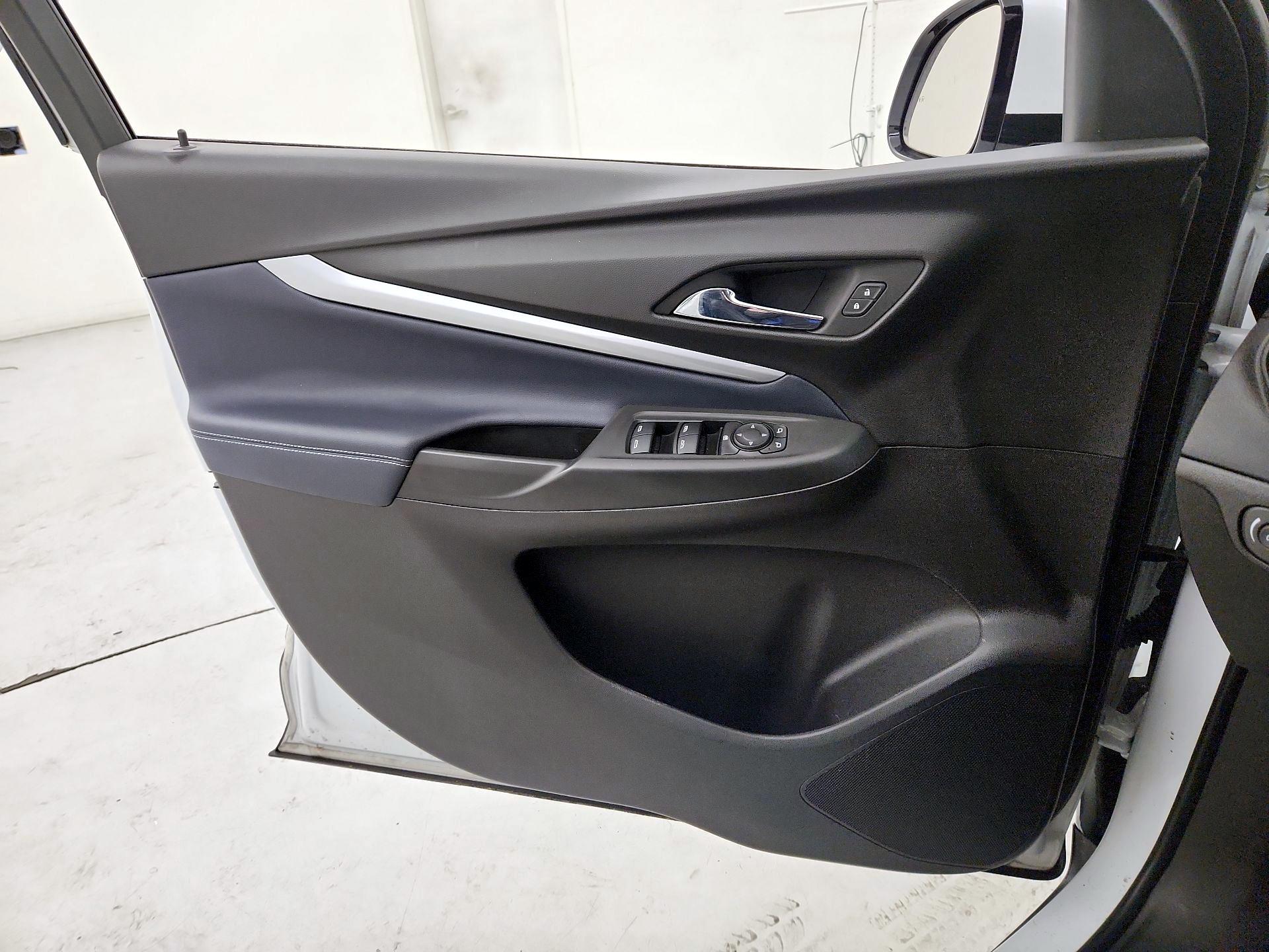 Thumbnail: 2023 Chevrolet Bolt EUV - 12