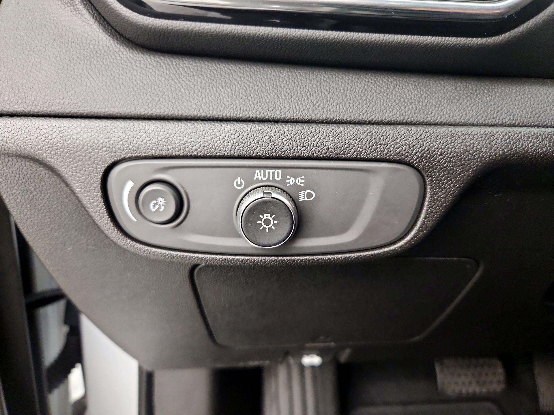 Thumbnail: 2023 Chevrolet Bolt EUV - 13