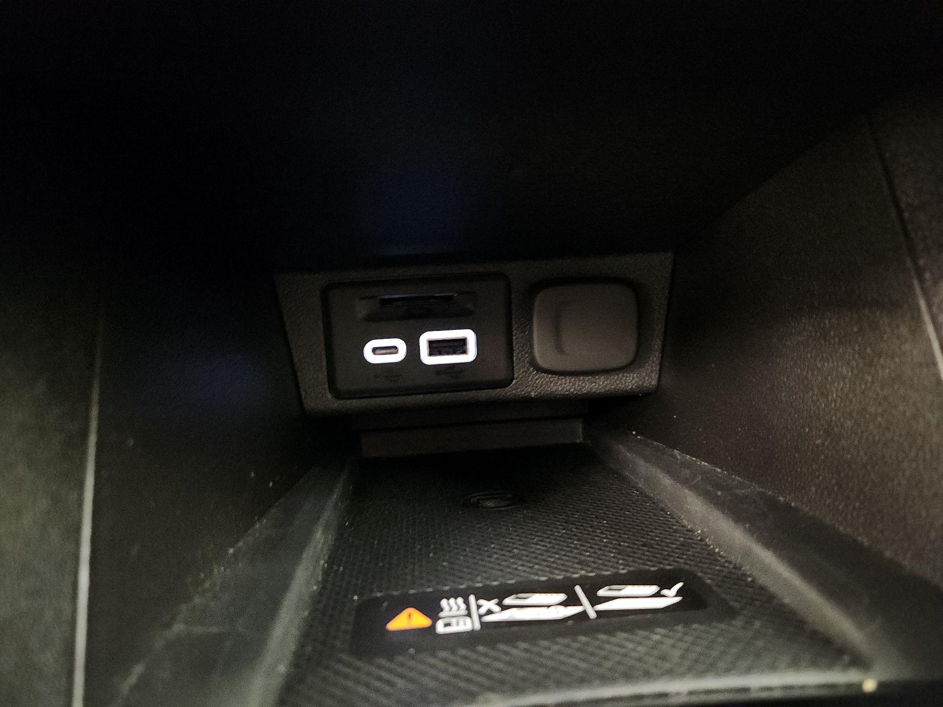 Thumbnail: 2023 Chevrolet Bolt EUV - 18