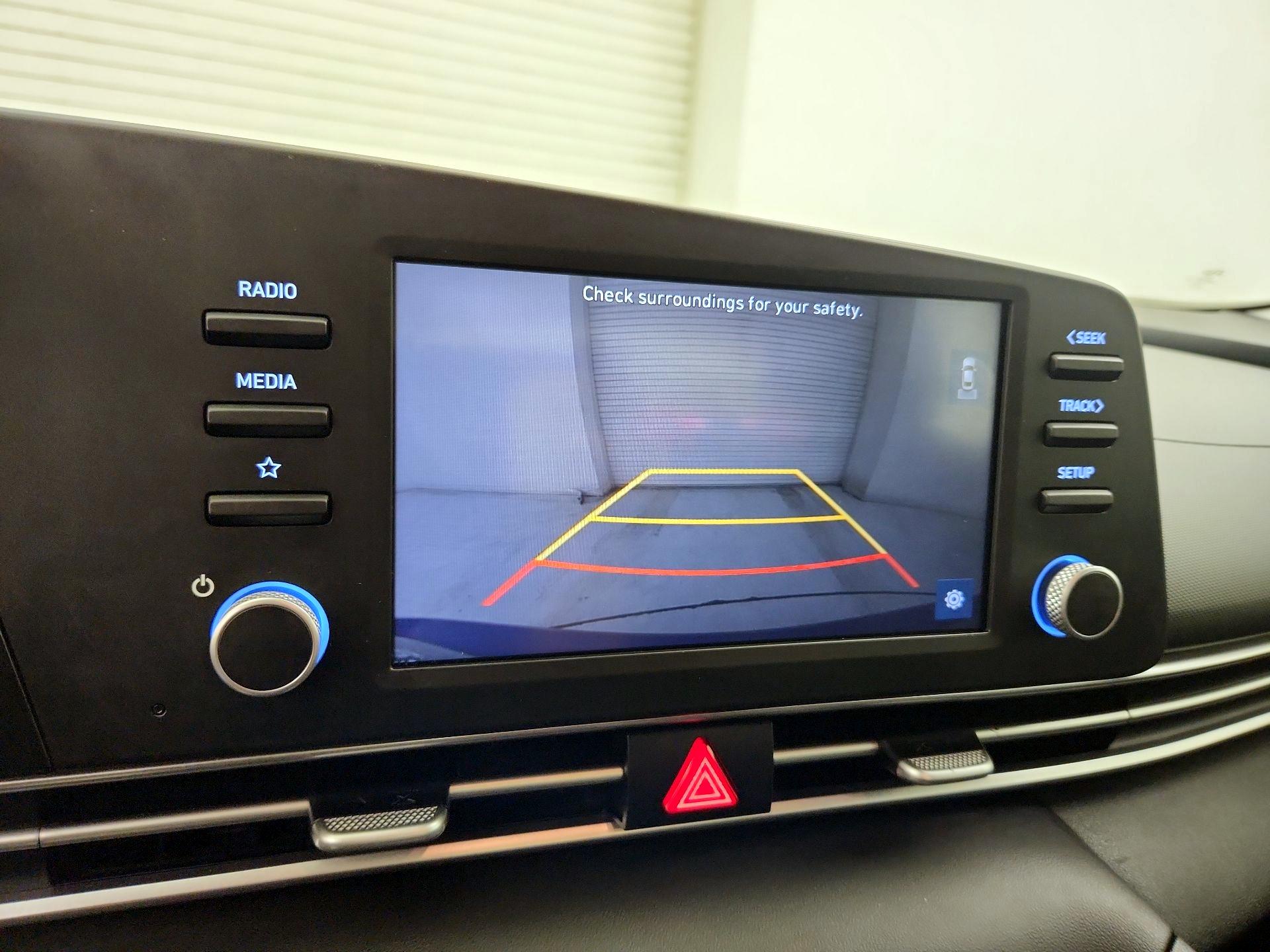 Thumbnail: 2022 Hyundai Elantra - 14