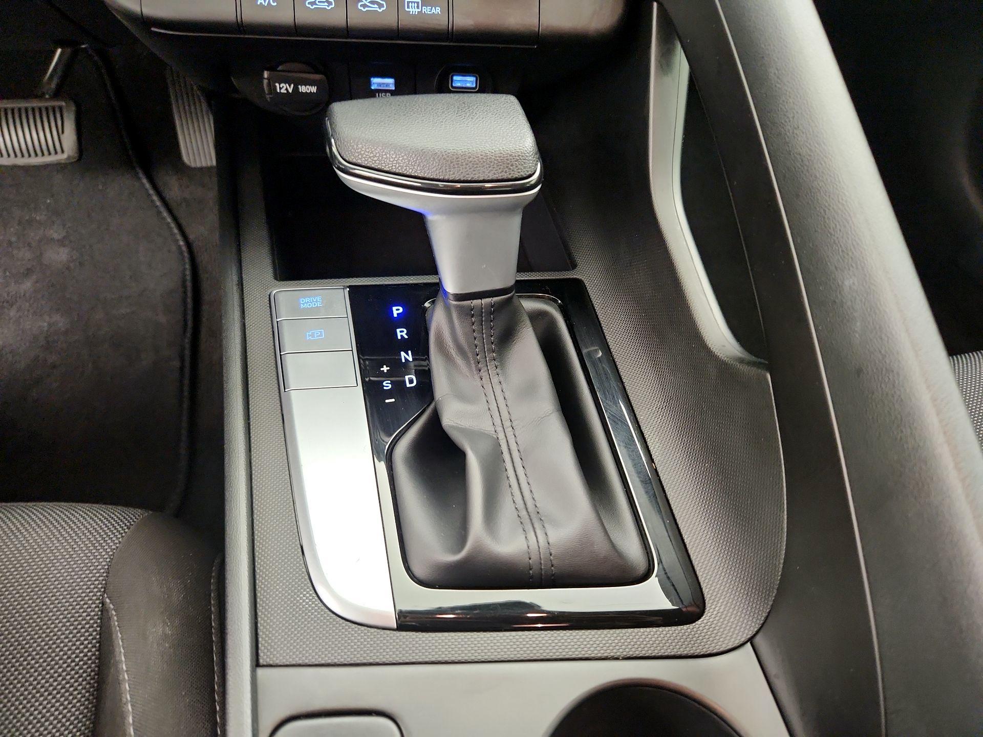 Thumbnail: 2022 Hyundai Elantra - 17