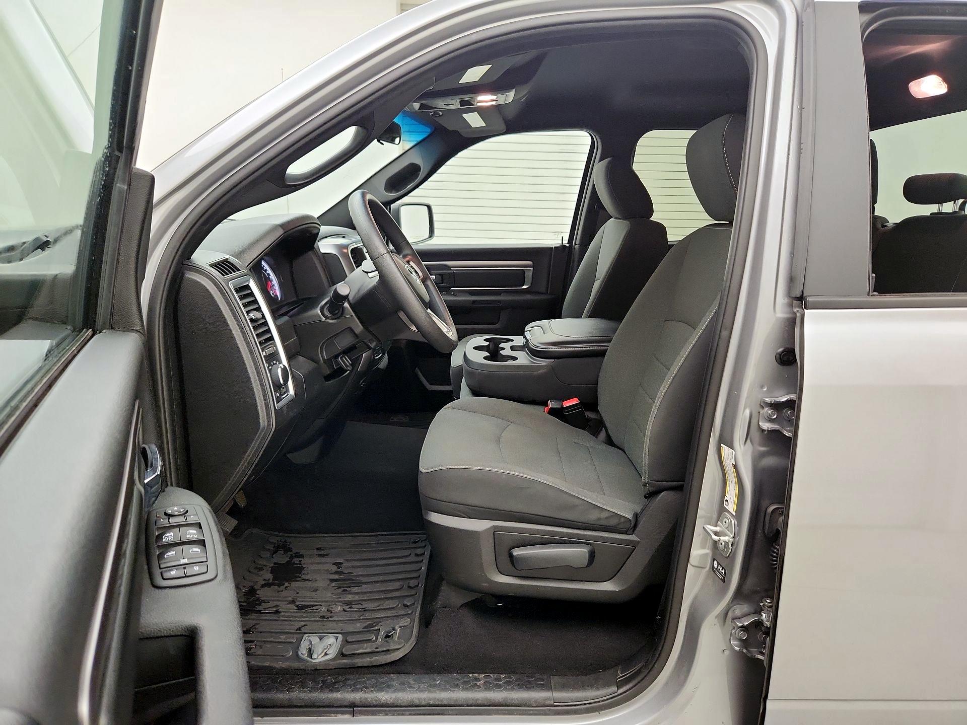 Thumbnail: 2022 RAM 1500 Classic - 11