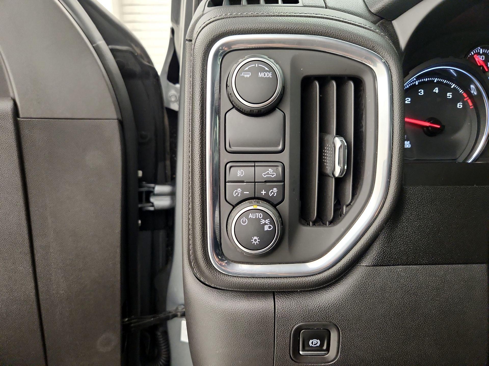 Thumbnail: 2020 Chevrolet Silverado 1500 - 13