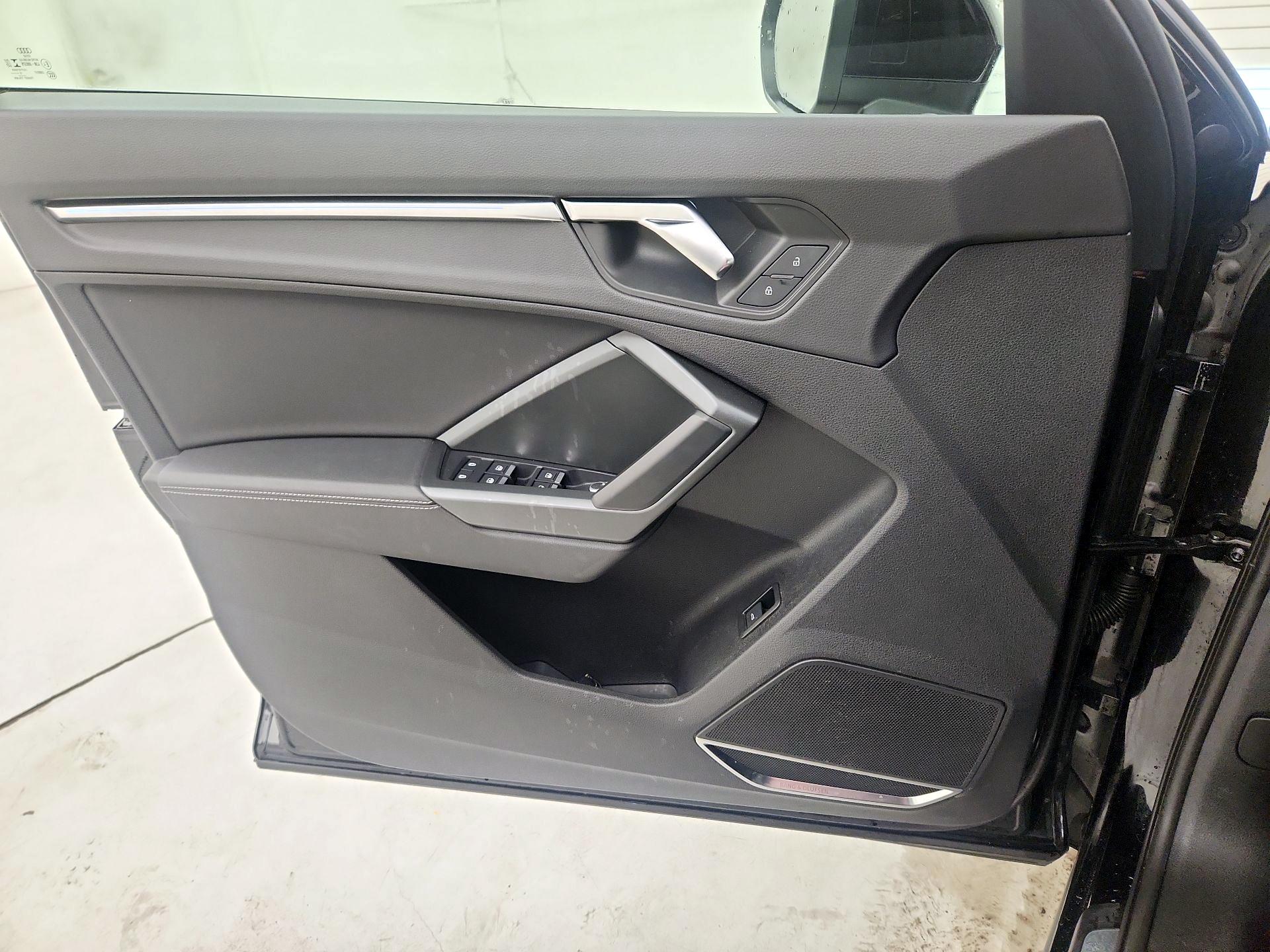 Thumbnail: 2020 Audi Q3 - 12