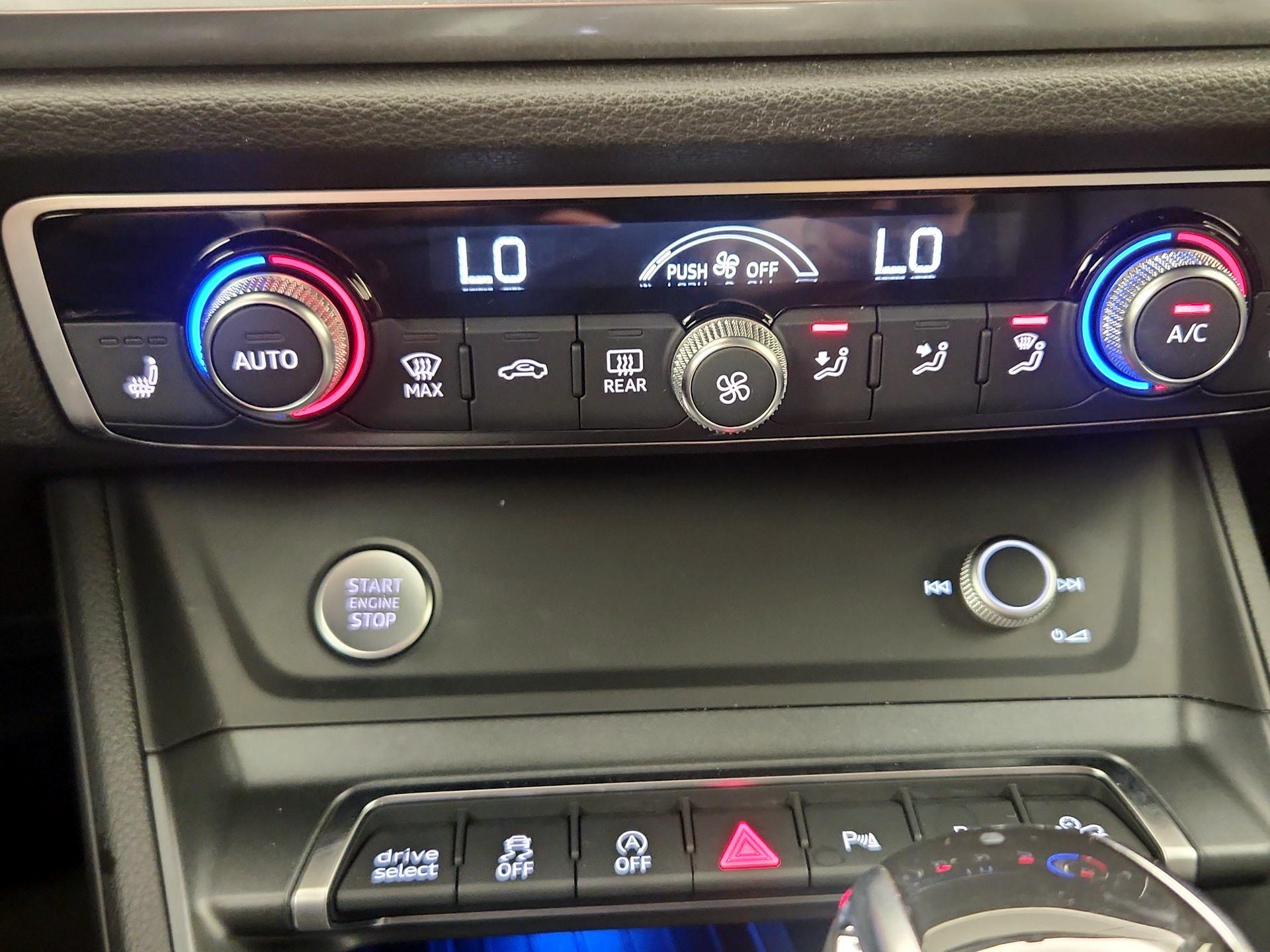 Thumbnail: 2020 Audi Q3 - 17