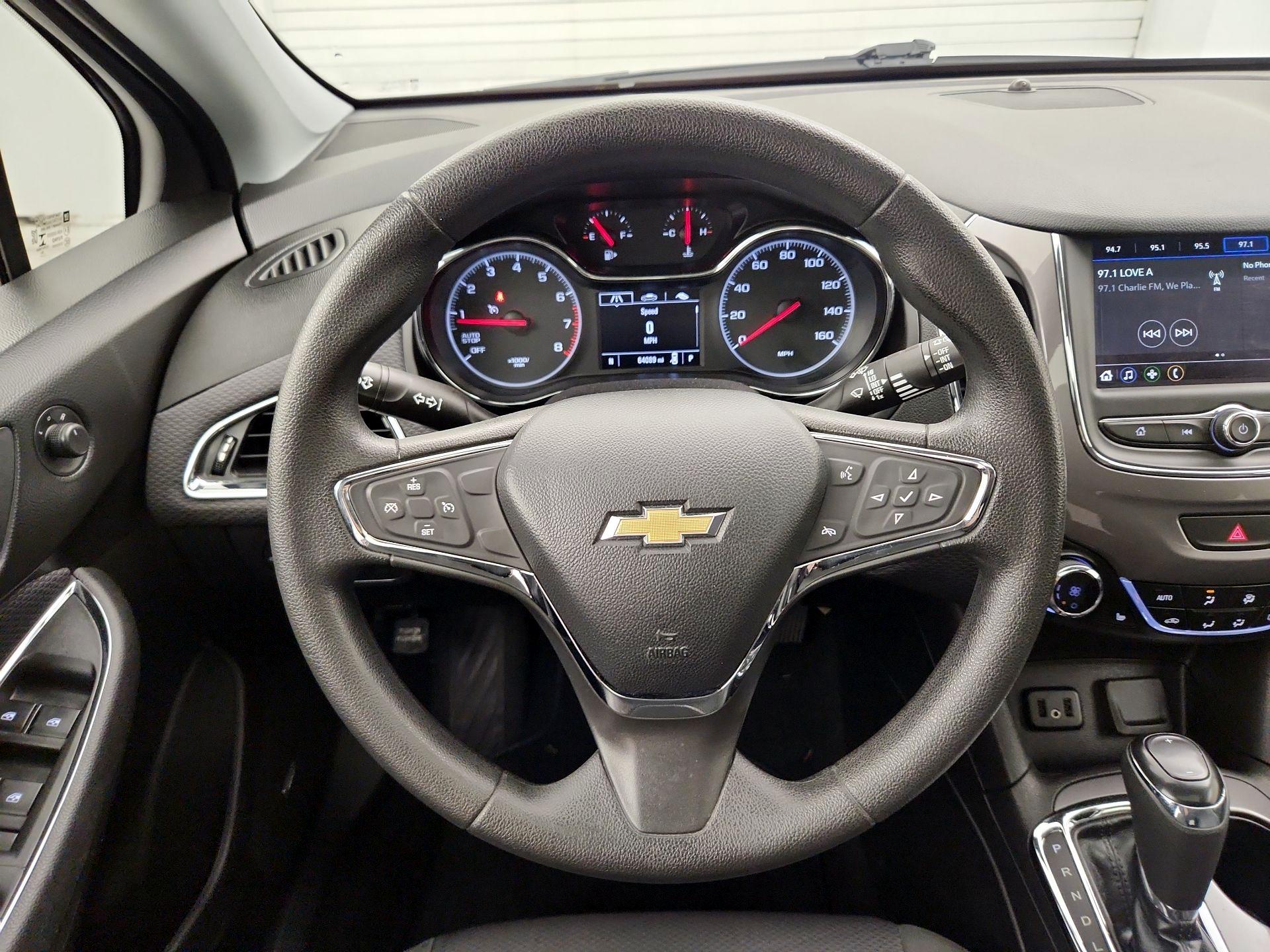 Thumbnail: 2019 Chevrolet Cruze - 10