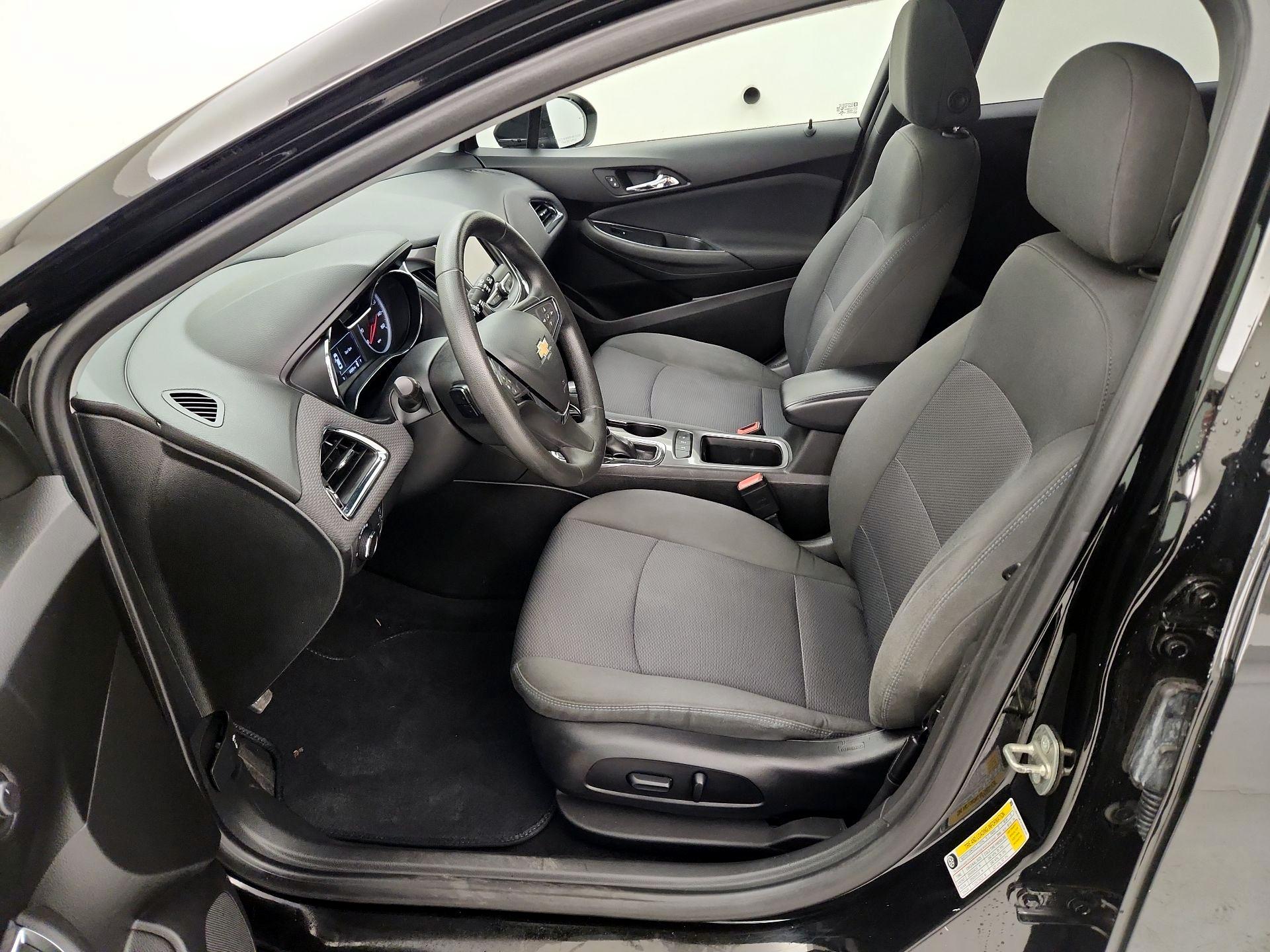 Thumbnail: 2019 Chevrolet Cruze - 11