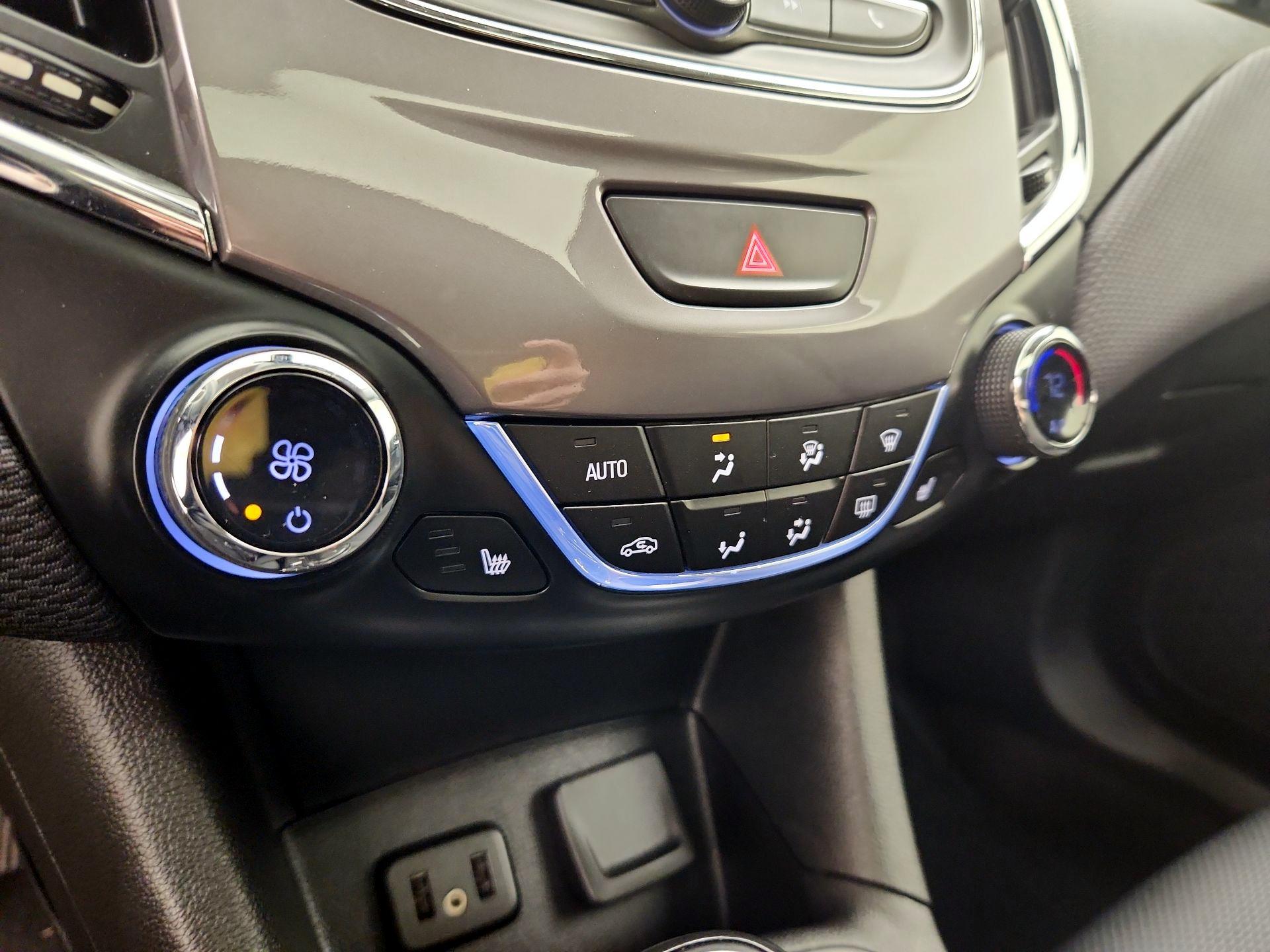 Thumbnail: 2019 Chevrolet Cruze - 16