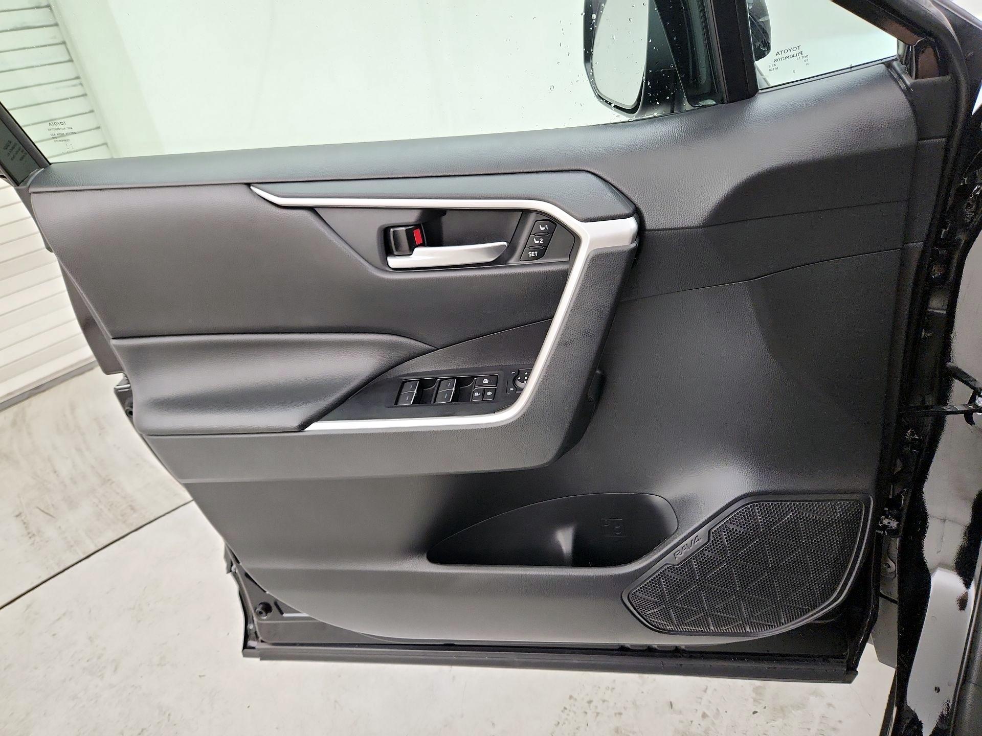 Thumbnail: 2023 Toyota RAV4 - 12