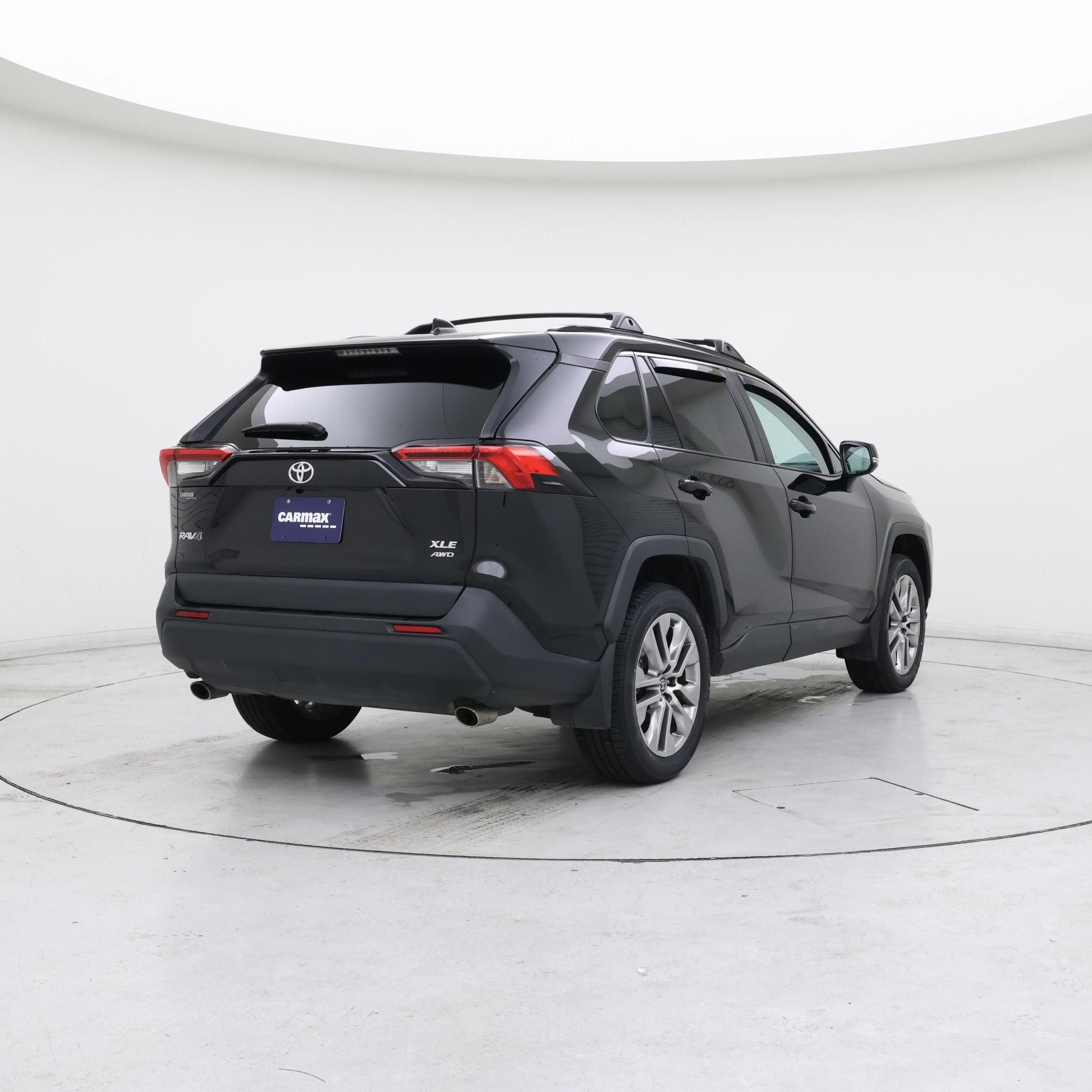 Thumbnail: 2023 Toyota RAV4 - 8