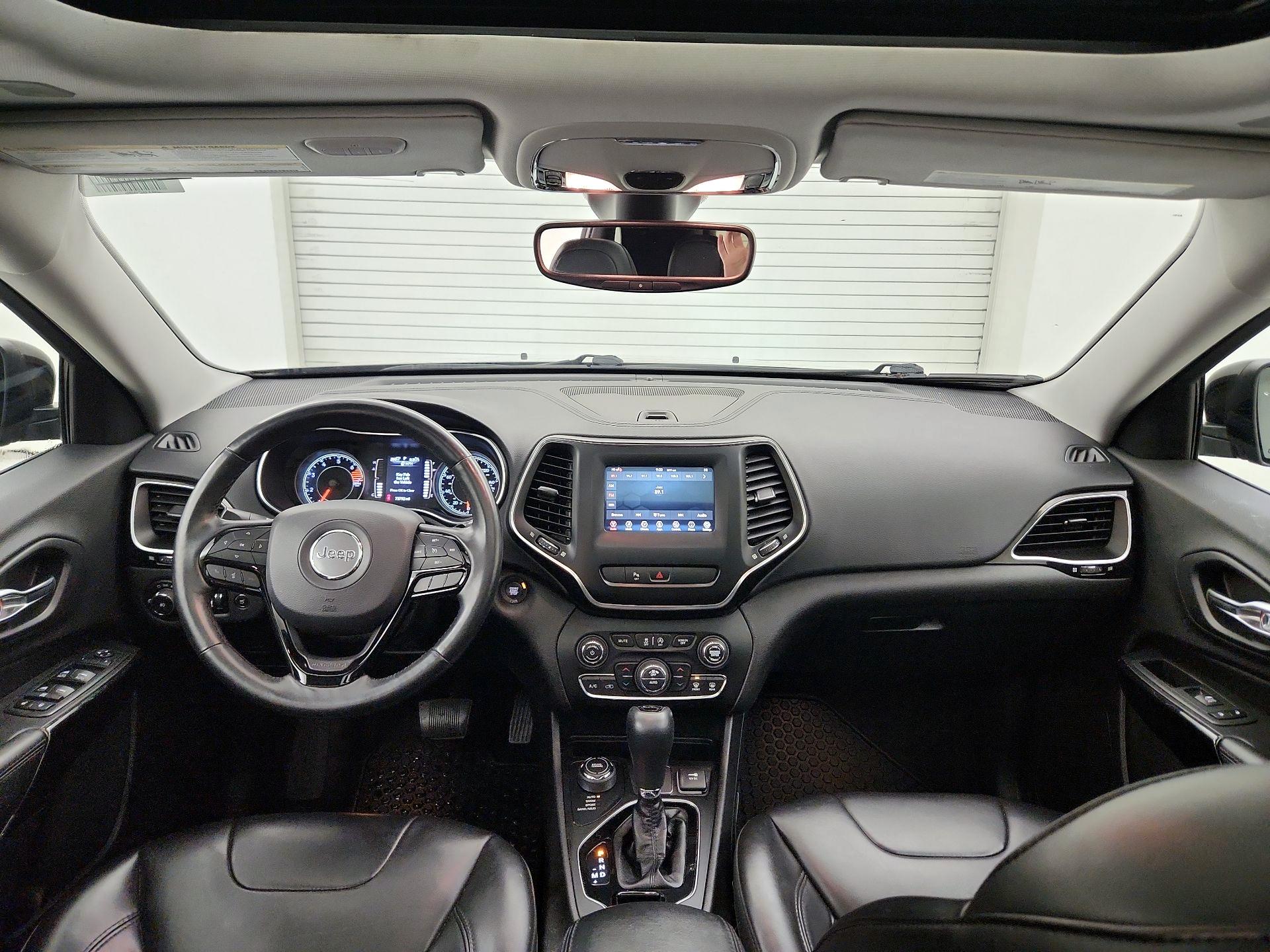 Thumbnail: 2019 Jeep Cherokee - 9