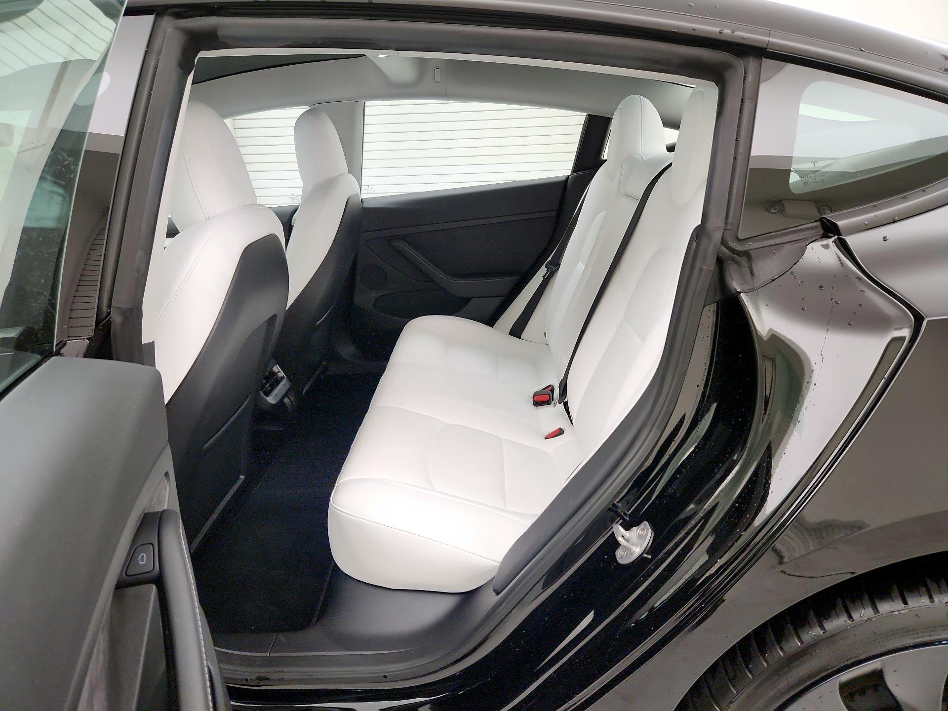 Thumbnail: 2023 Tesla Model 3 - 19