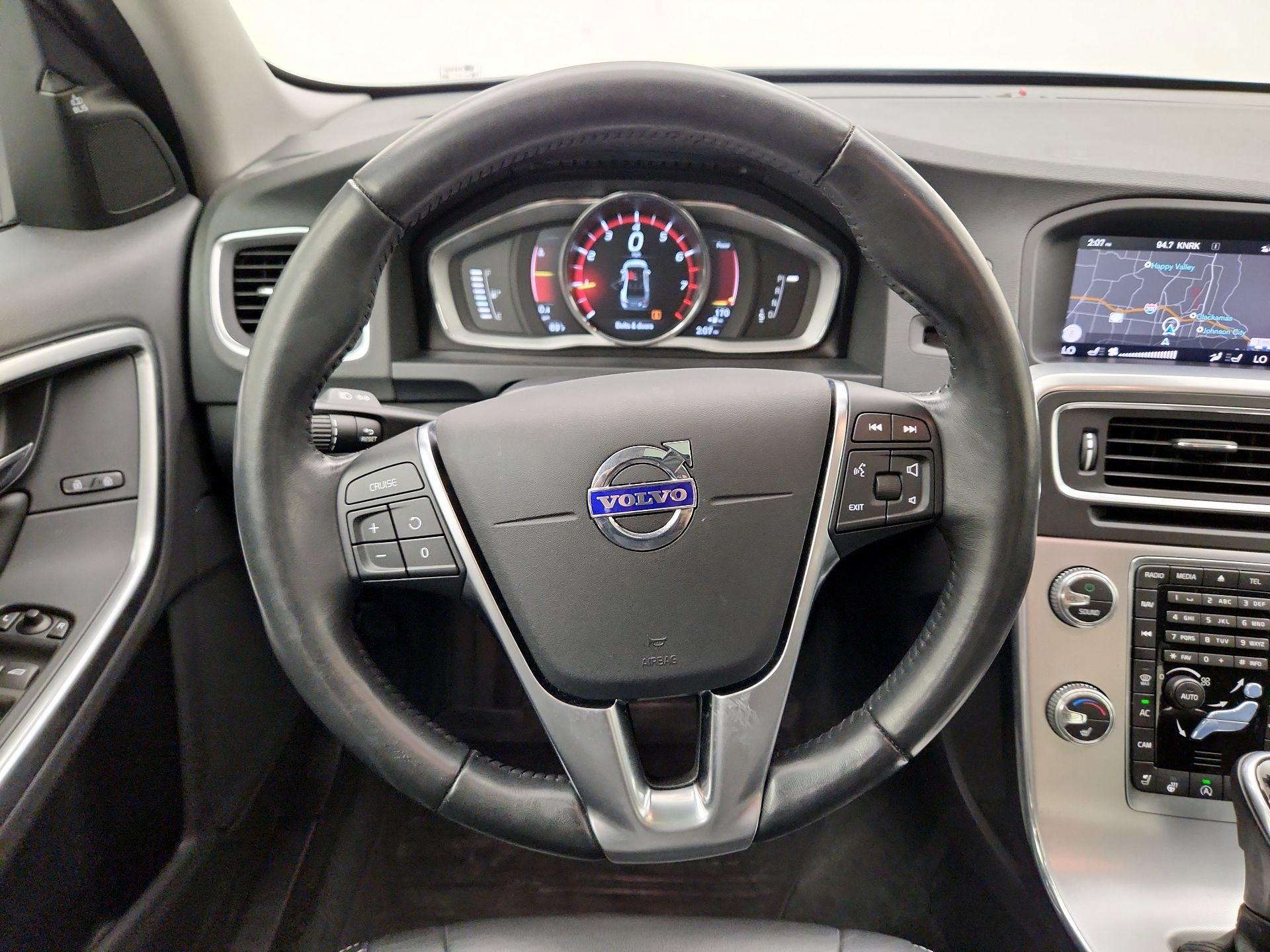 Thumbnail: 2018 Volvo S60 - 10