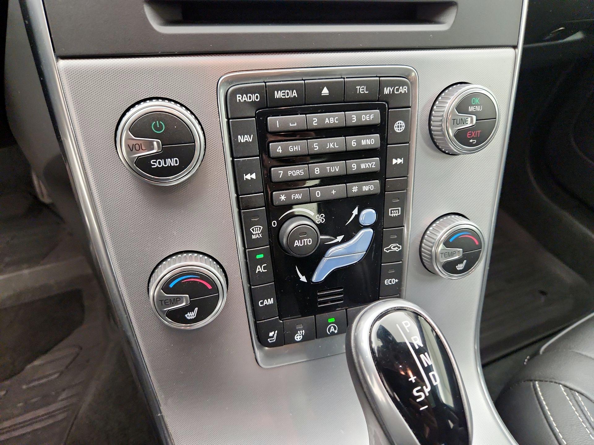 Thumbnail: 2018 Volvo S60 - 17