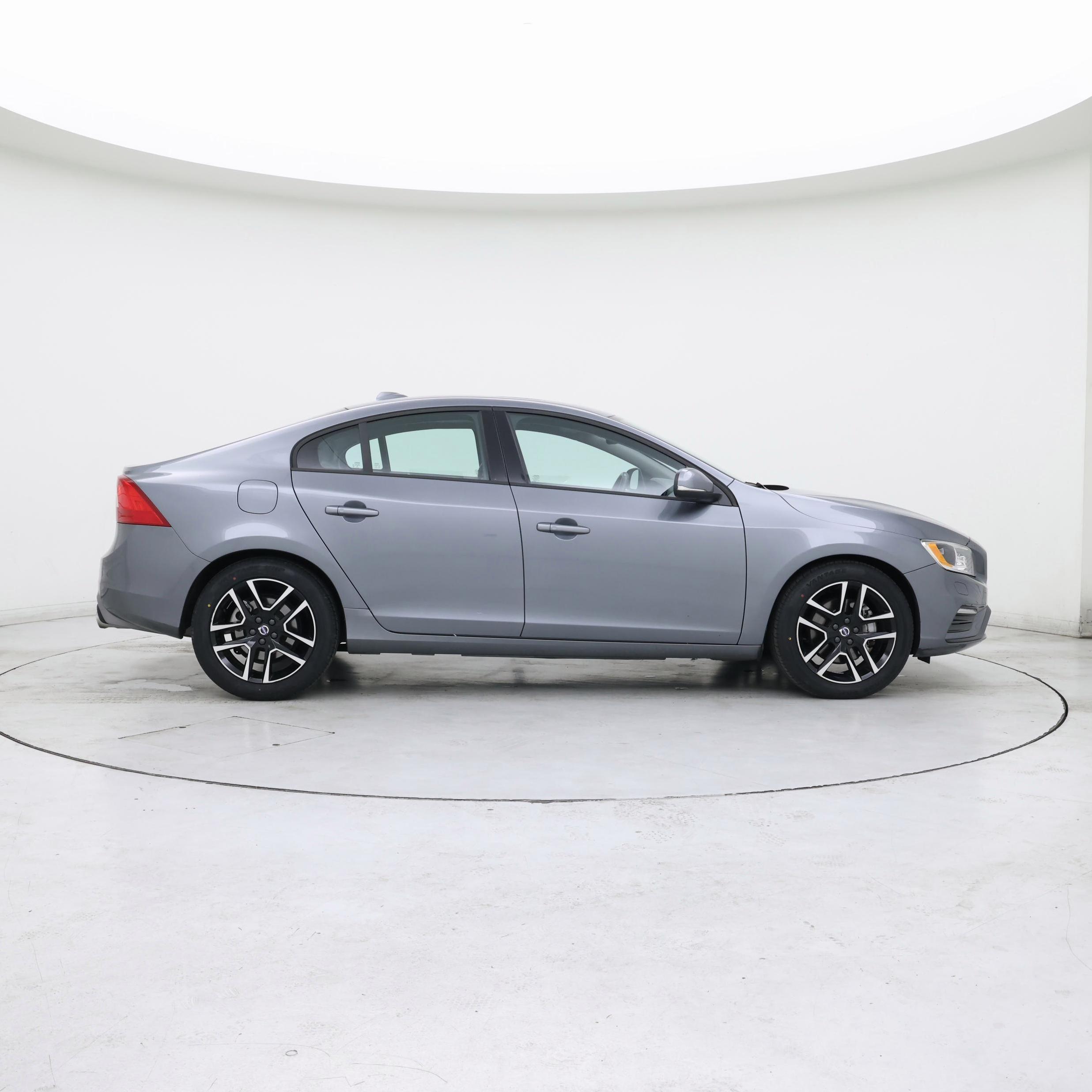 Thumbnail: 2018 Volvo S60 - 7