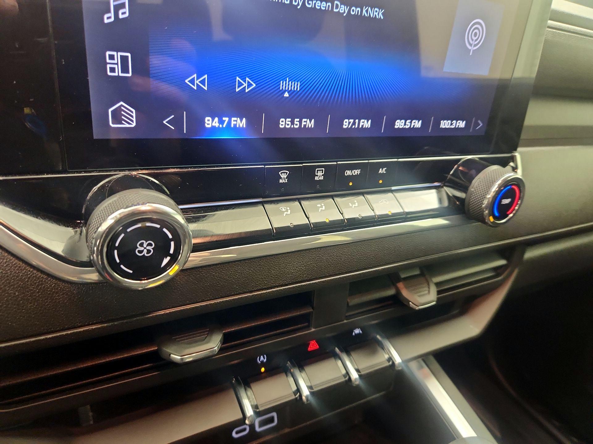 Thumbnail: 2024 Chevrolet Colorado - 17