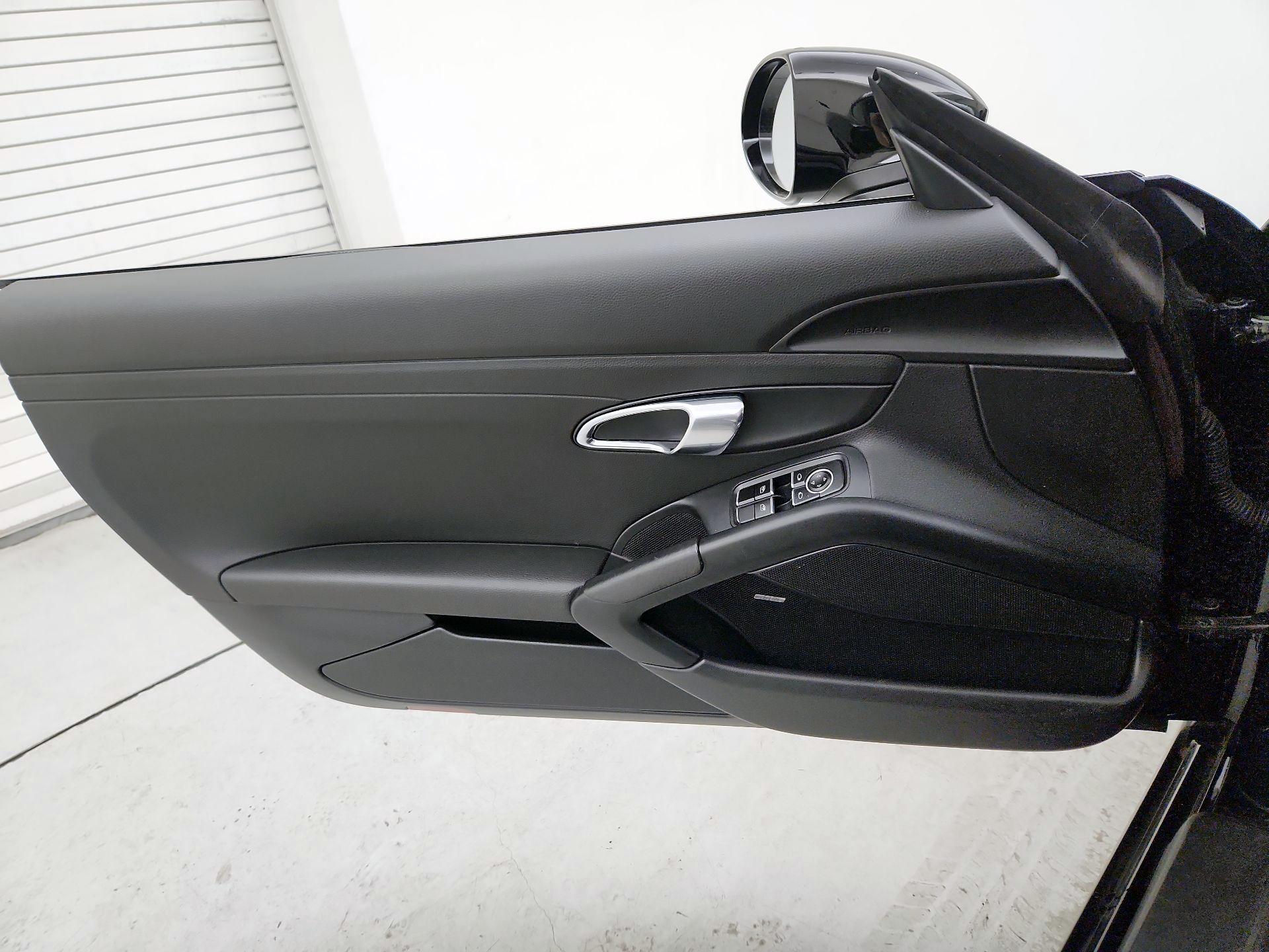 Thumbnail: 2017 Porsche 718 Cayman - 12