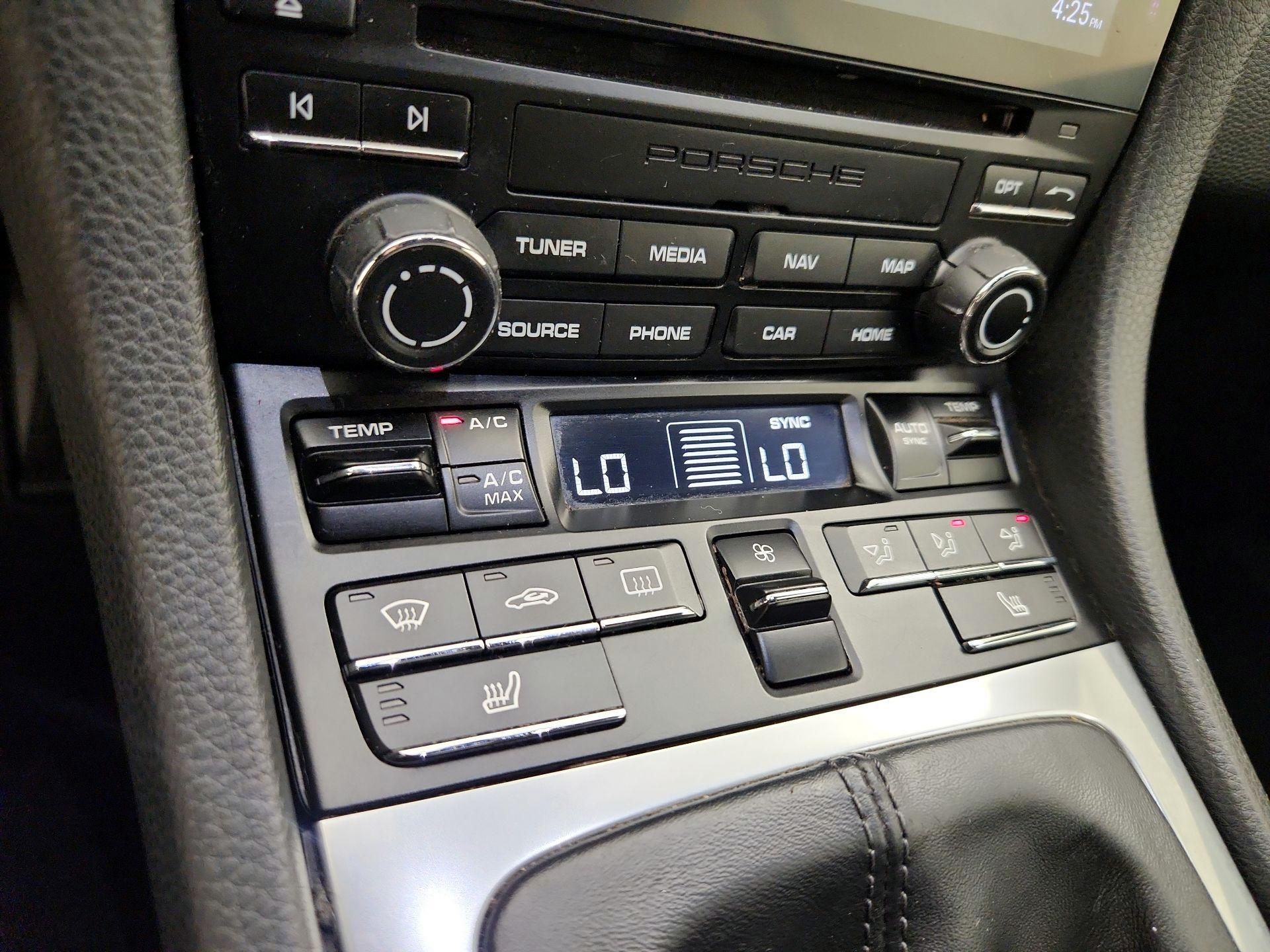 Thumbnail: 2017 Porsche 718 Cayman - 17