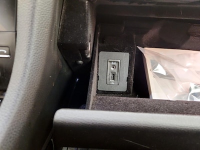 USB/AUX Ports