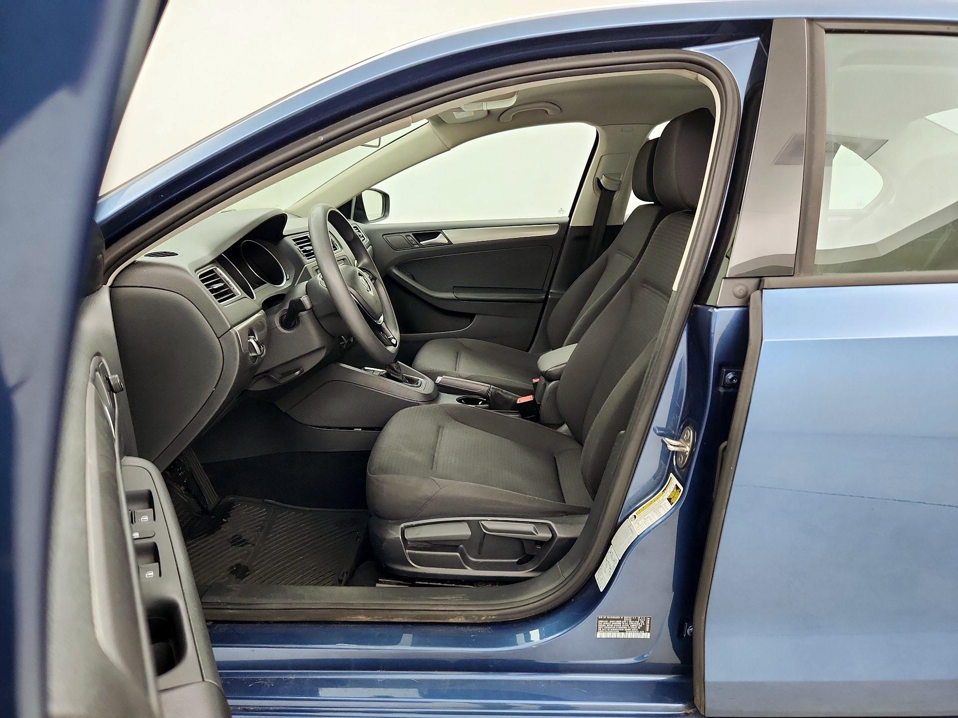 Thumbnail: 2015 Volkswagen Jetta - 11