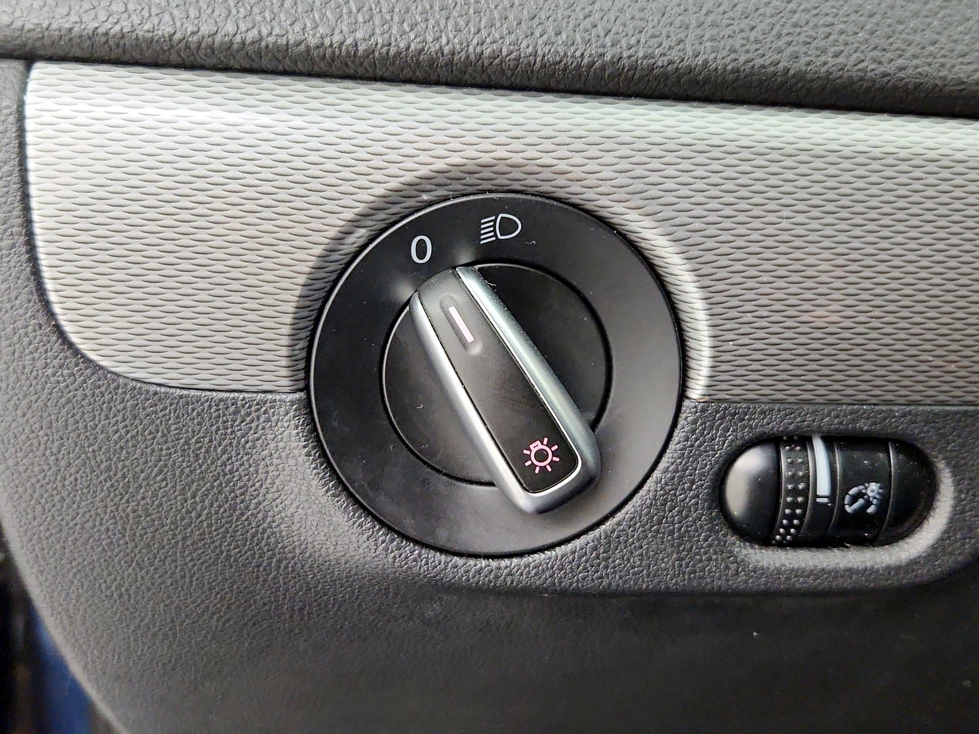 Thumbnail: 2015 Volkswagen Jetta - 13