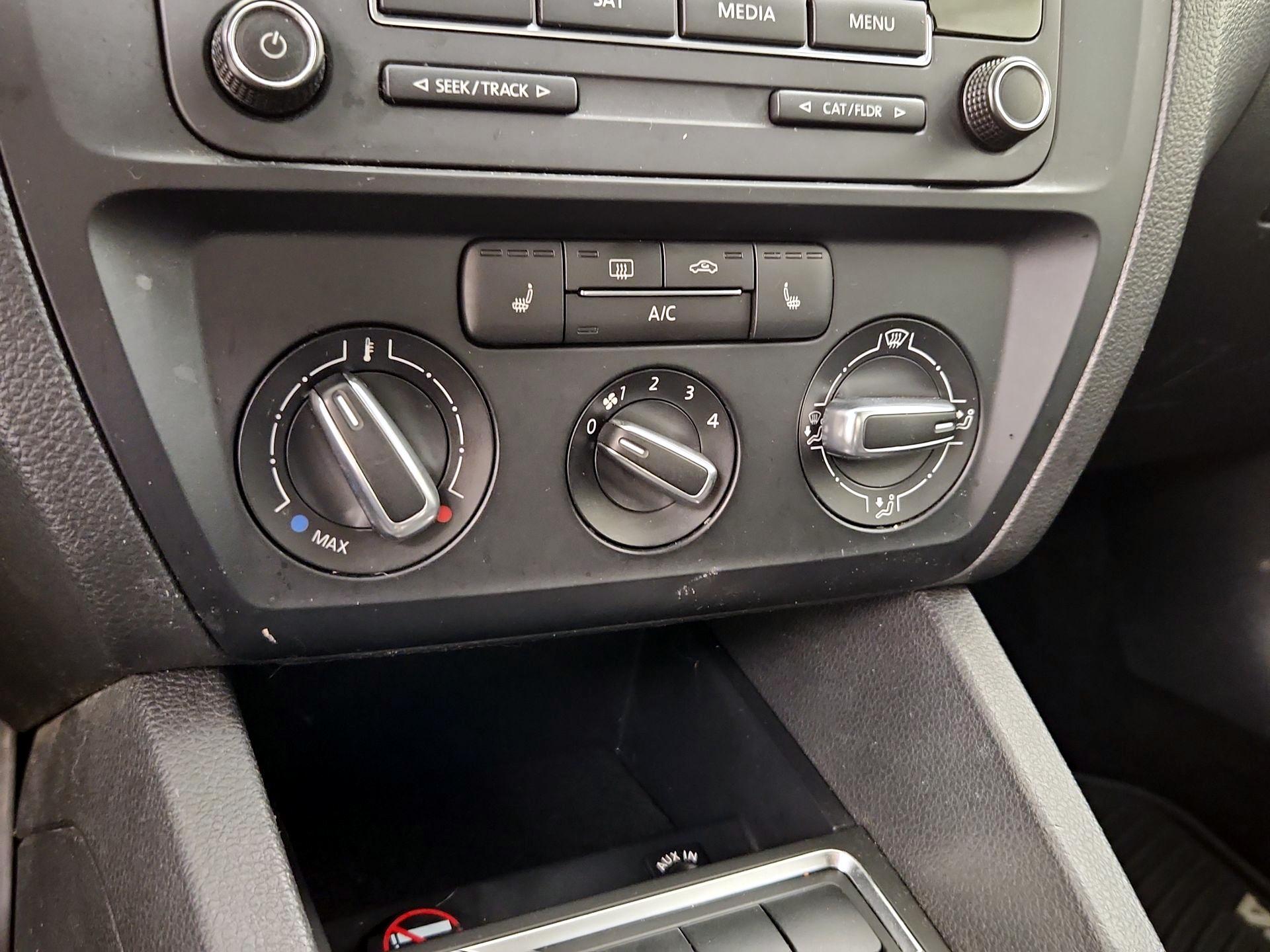 Thumbnail: 2015 Volkswagen Jetta - 15