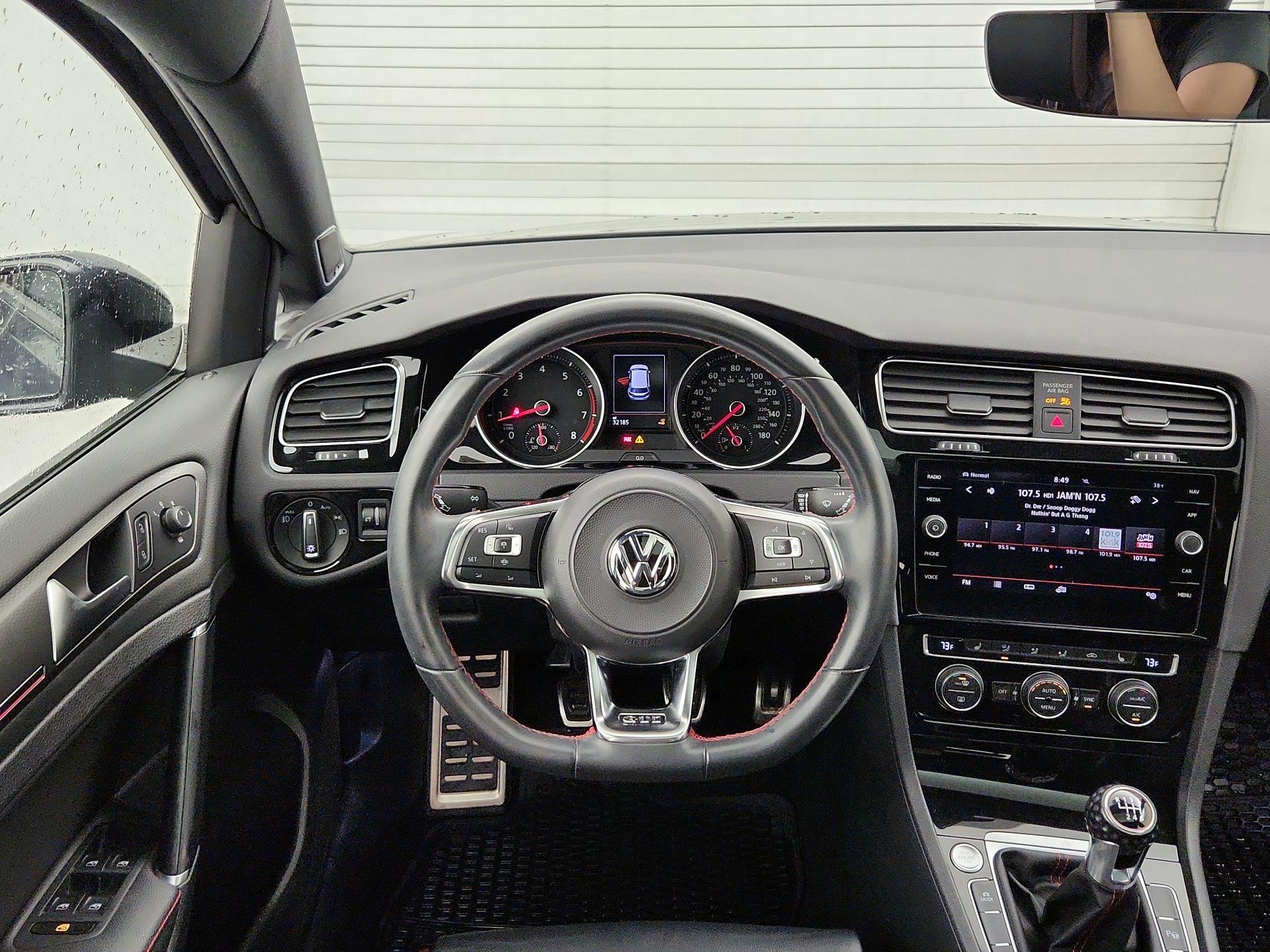 Thumbnail: 2019 Volkswagen Golf - 10