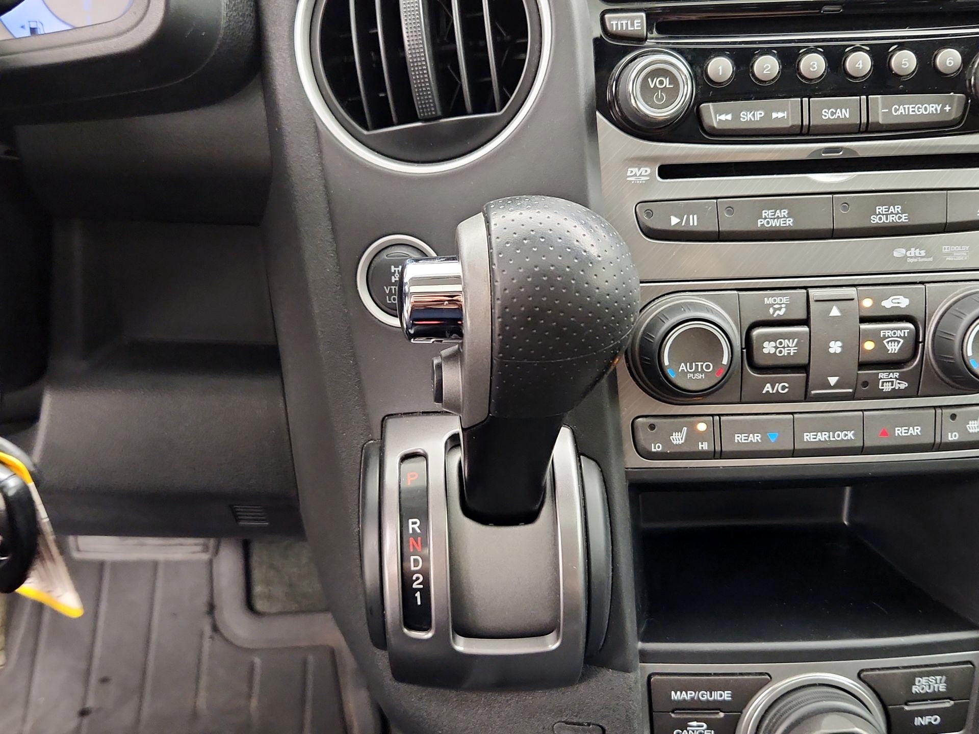 Thumbnail: 2015 Honda Pilot - 17