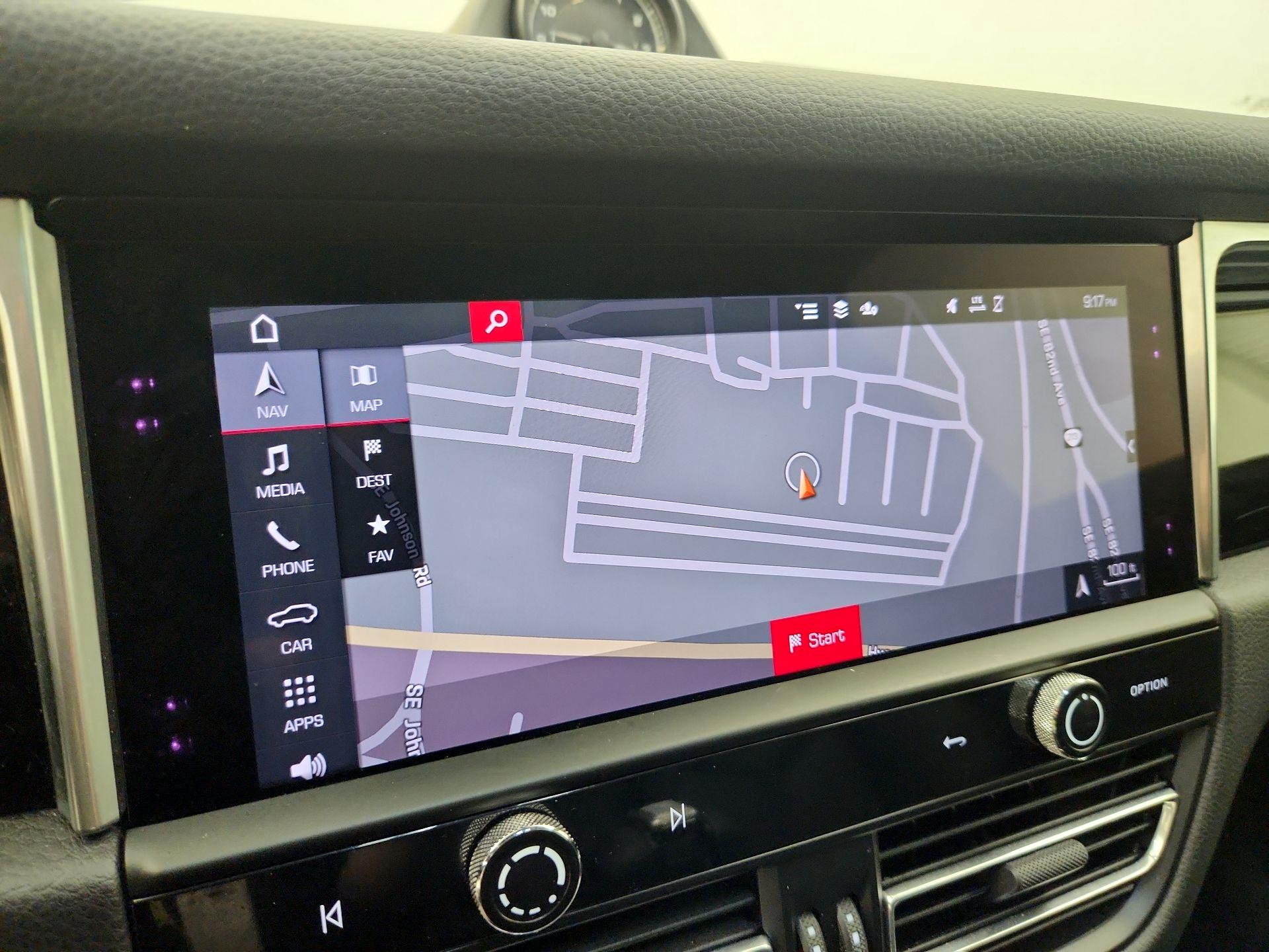 Thumbnail: 2022 Porsche Macan - 14