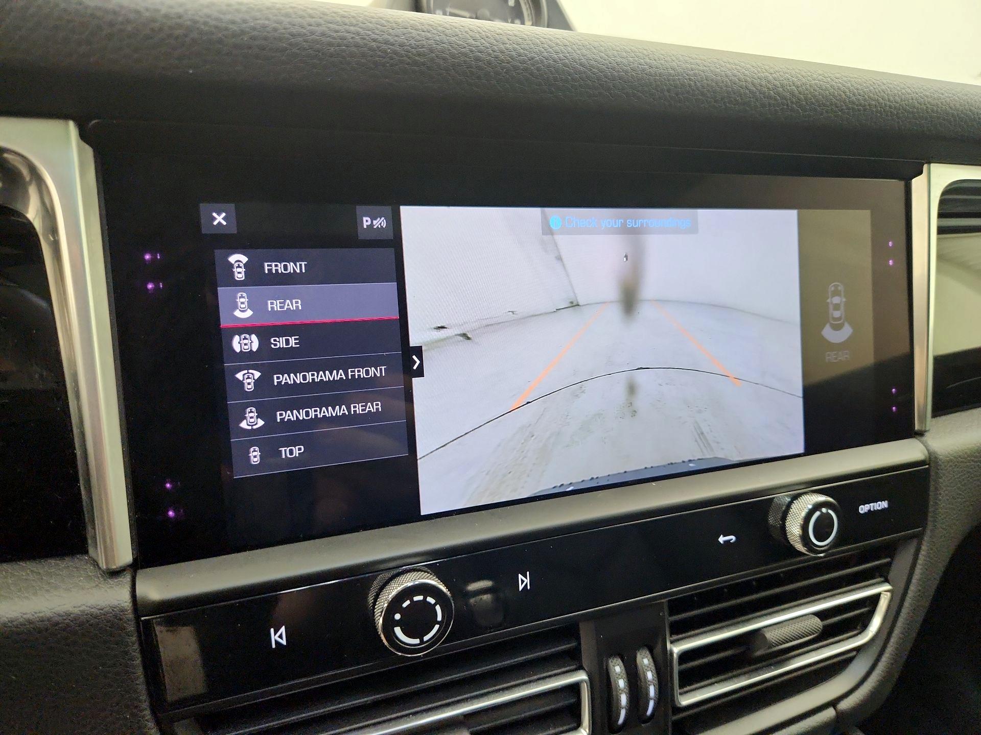 Thumbnail: 2022 Porsche Macan - 15