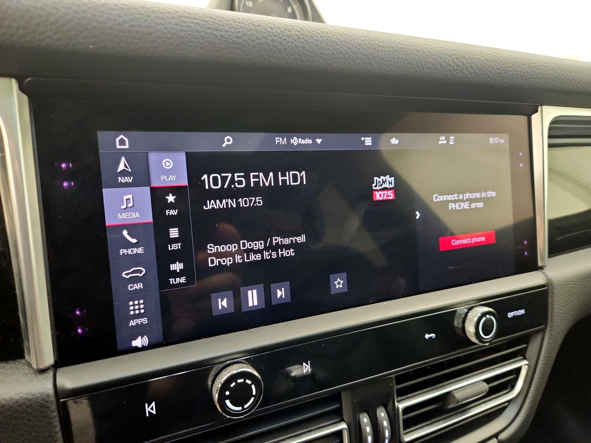 Thumbnail: 2022 Porsche Macan - 16