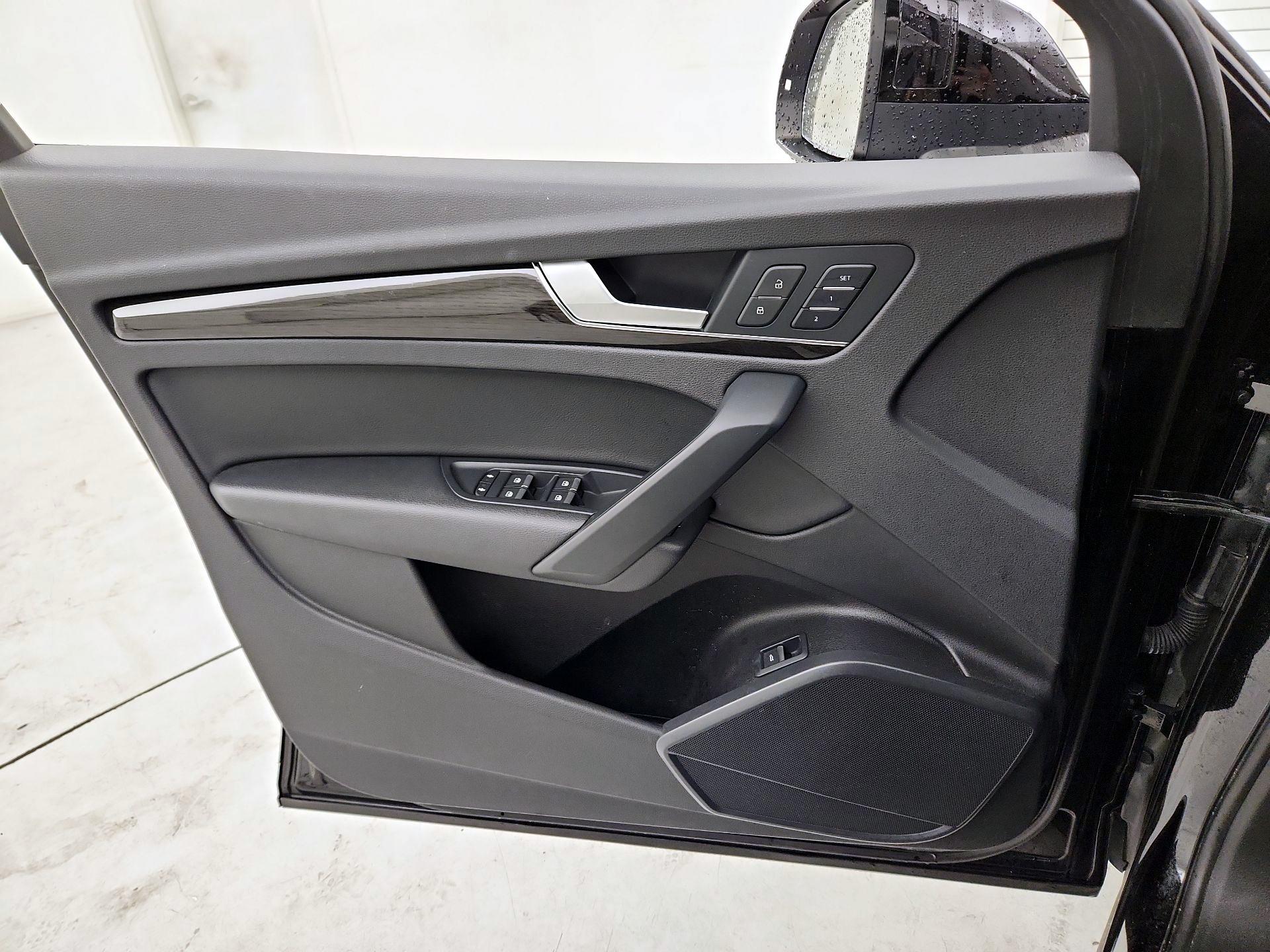 Thumbnail: 2020 Audi Q5 - 12