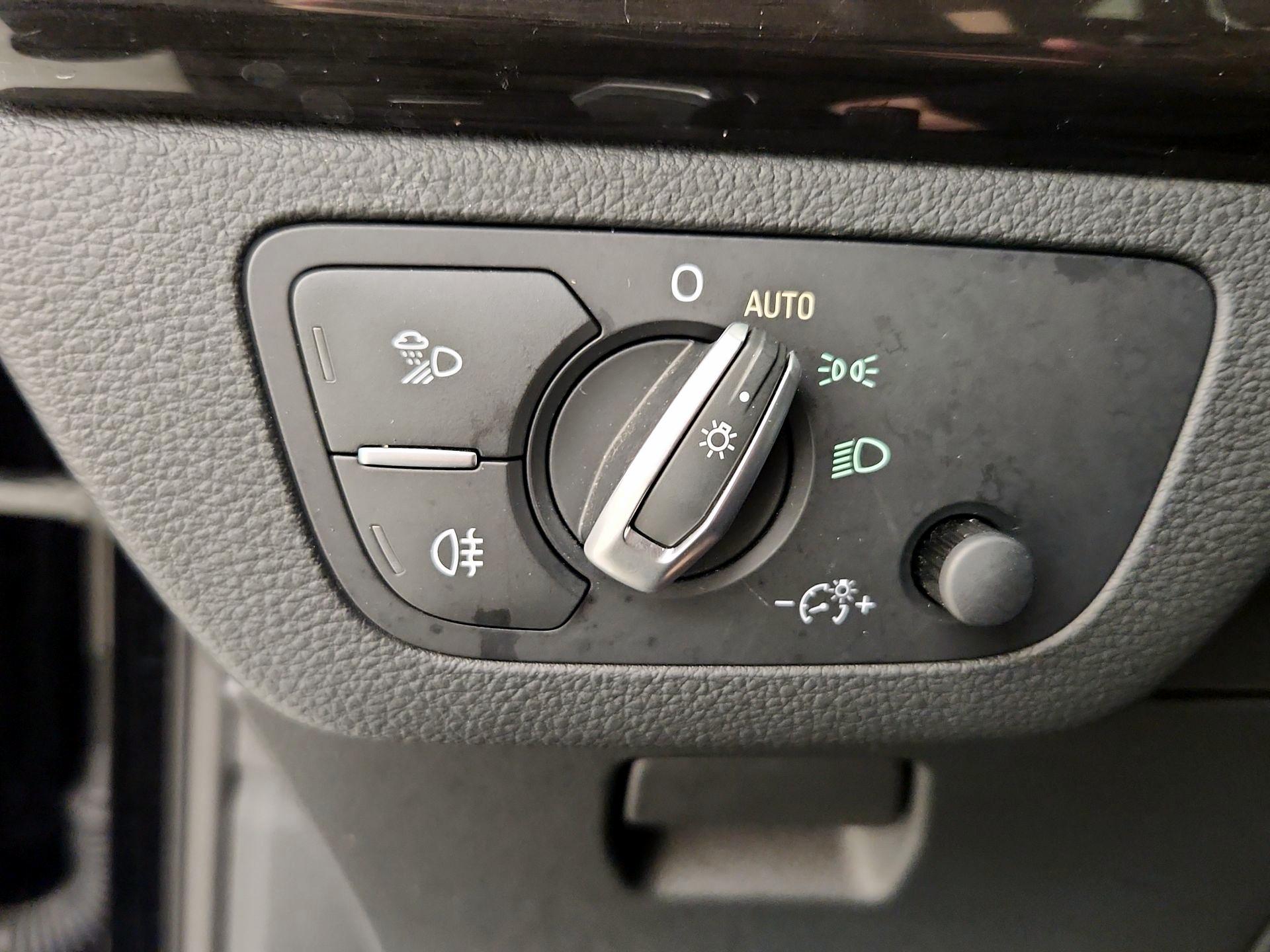 Thumbnail: 2020 Audi Q5 - 13