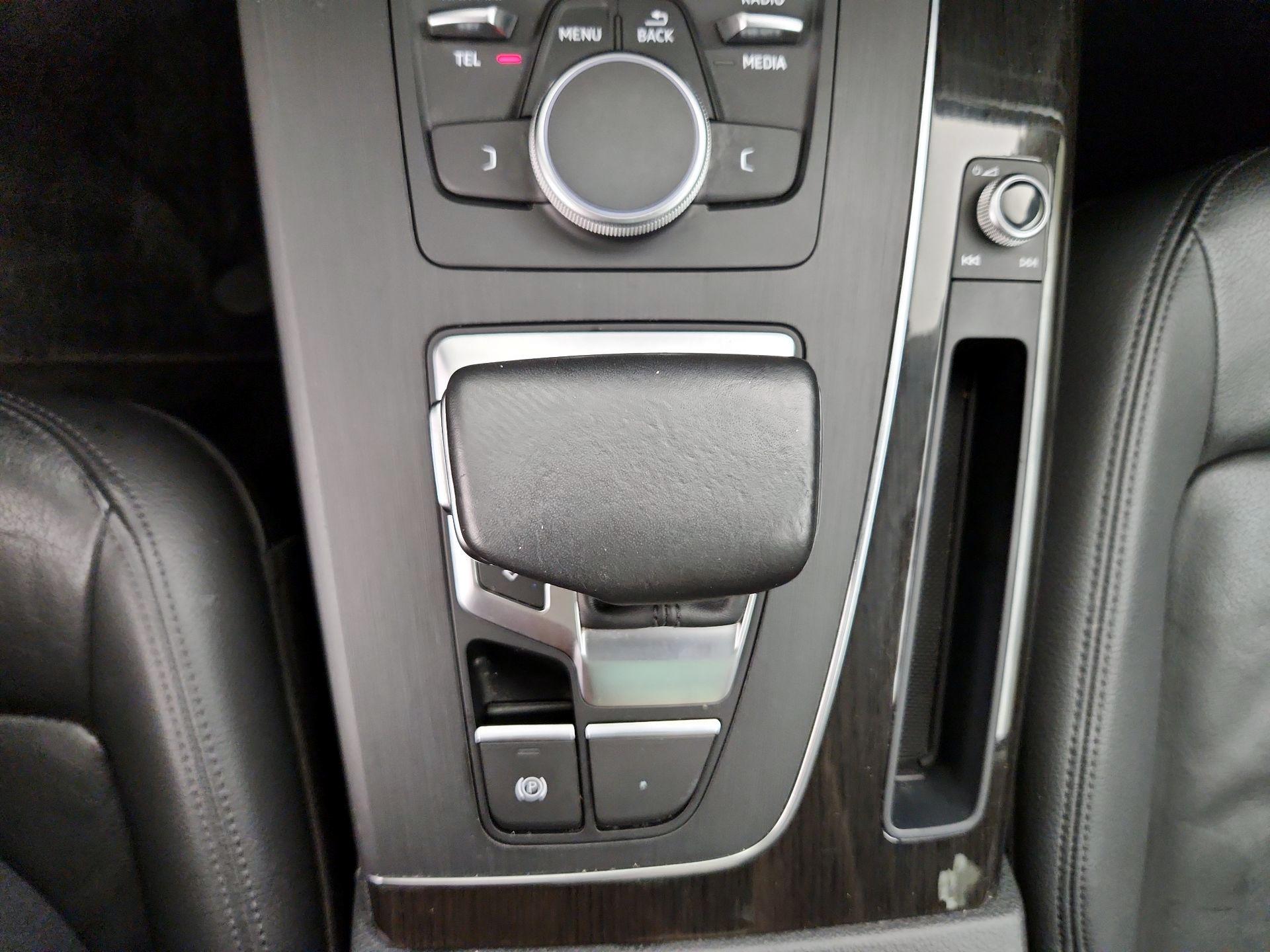 Thumbnail: 2020 Audi Q5 - 17