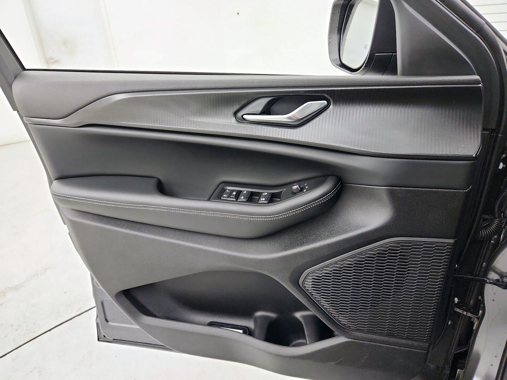 Thumbnail: 2024 Jeep Grand Cherokee - 12