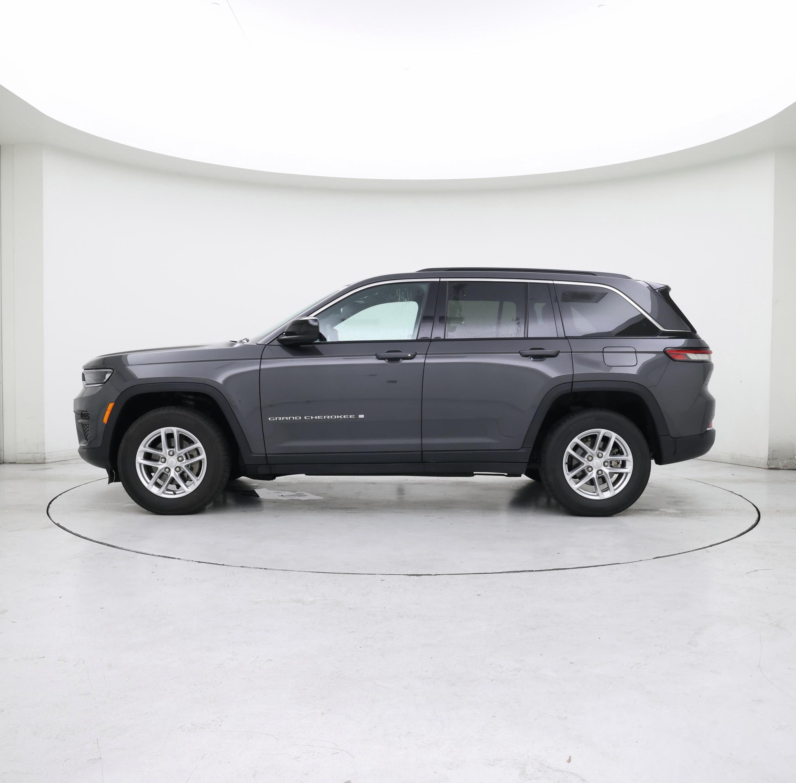 Thumbnail: 2024 Jeep Grand Cherokee - 3