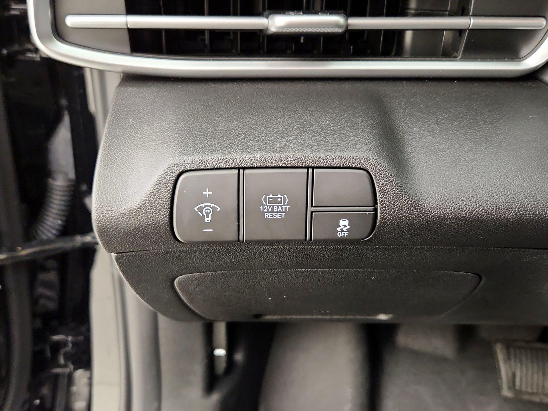 Thumbnail: 2025 Hyundai Elantra - 13