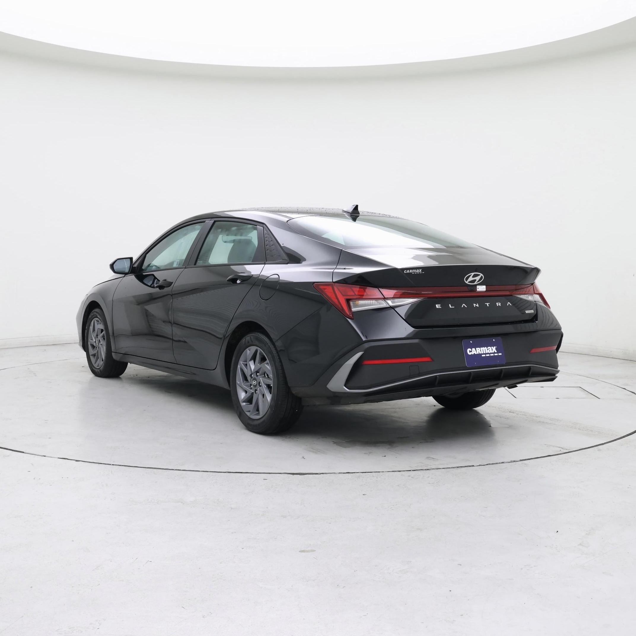 Thumbnail: 2025 Hyundai Elantra - 2