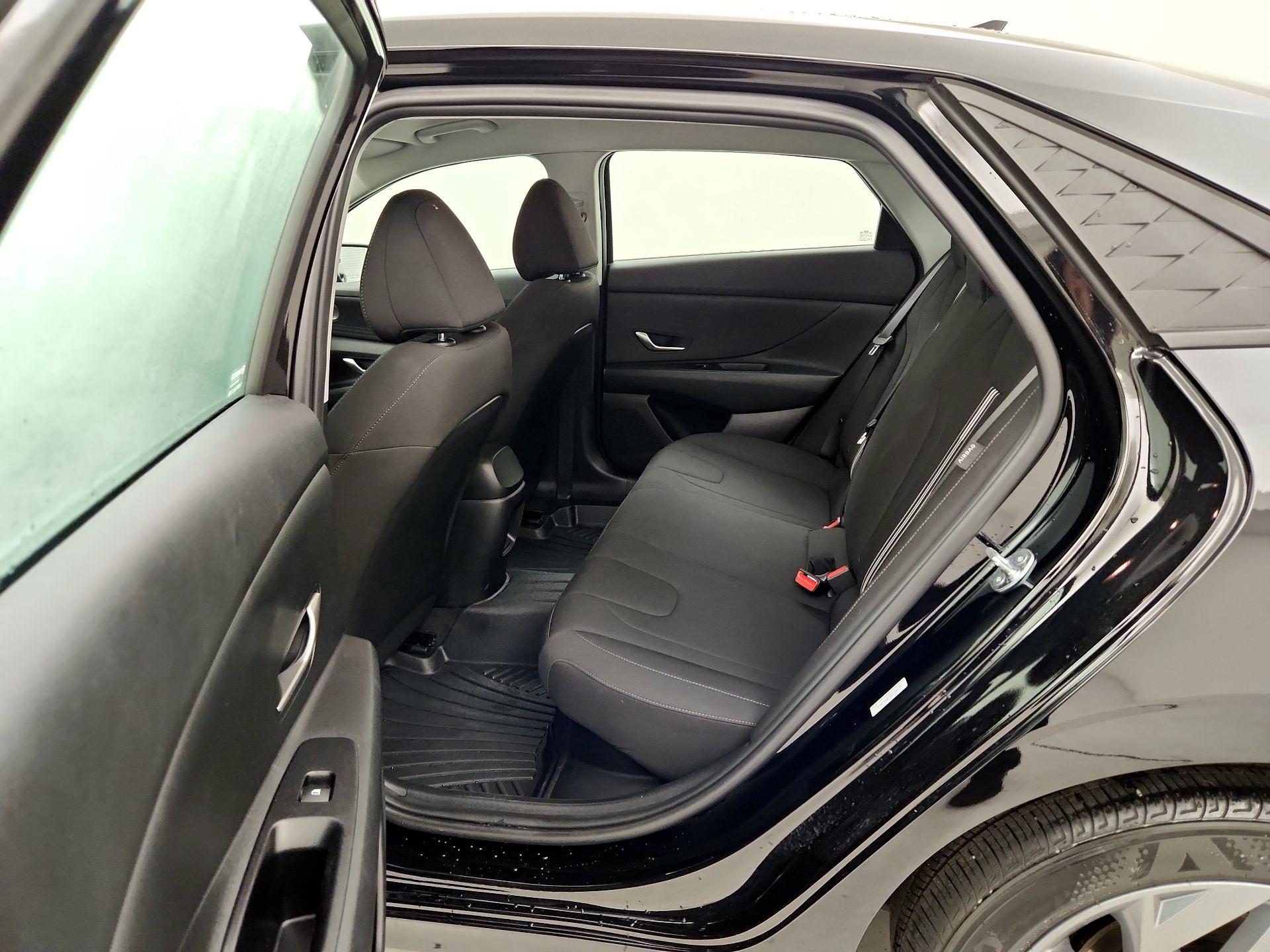 Thumbnail: 2025 Hyundai Elantra - 19