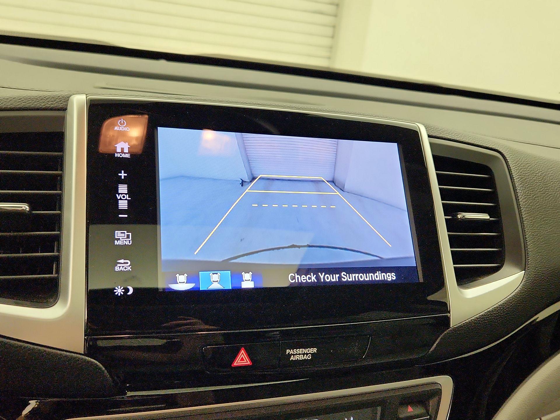 Thumbnail: 2018 Honda Pilot - 15