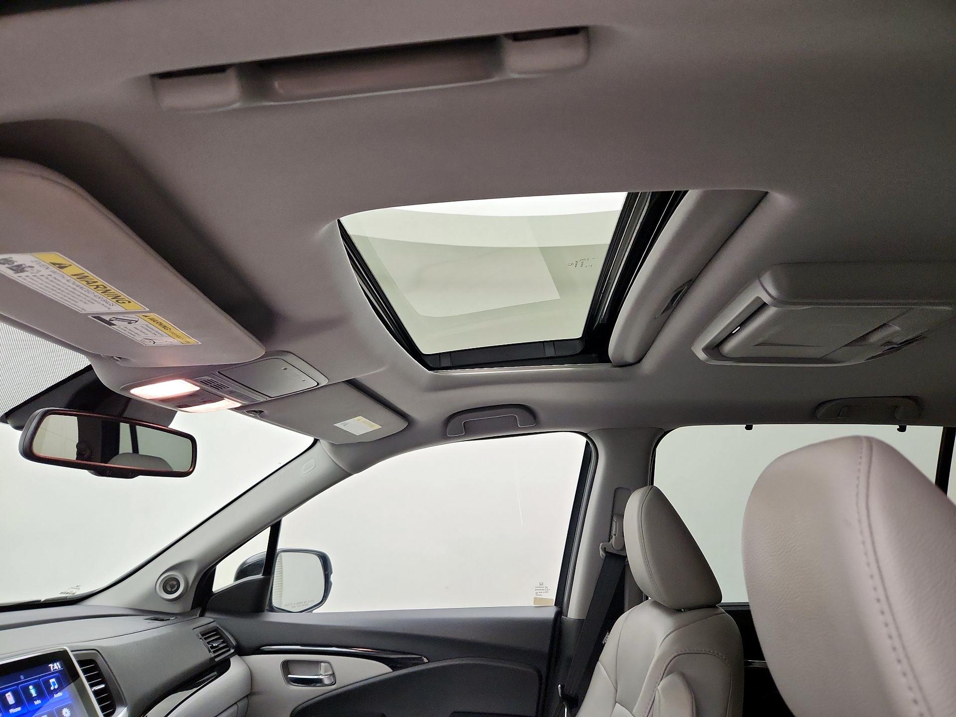 Thumbnail: 2018 Honda Pilot - 20