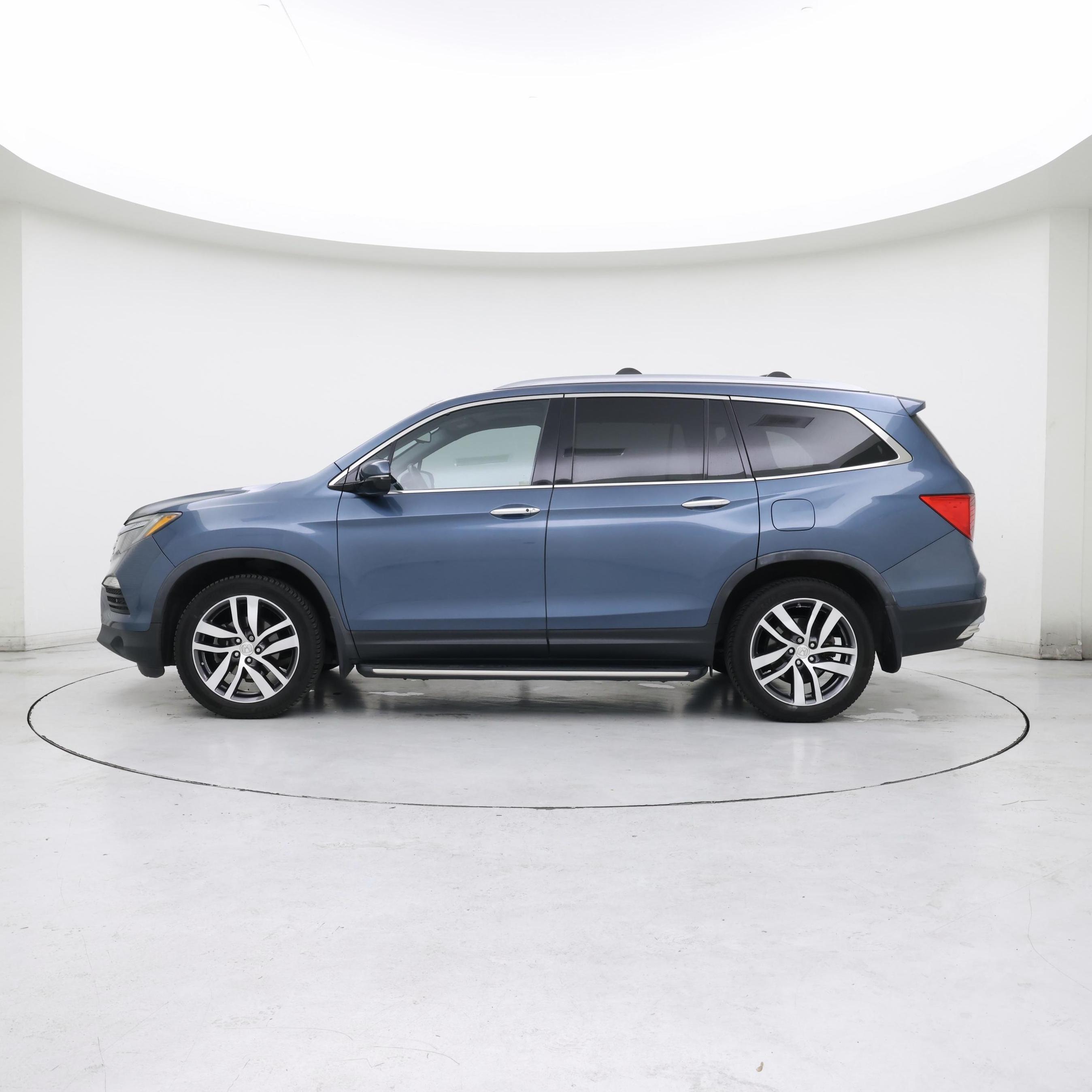 Thumbnail: 2018 Honda Pilot - 3