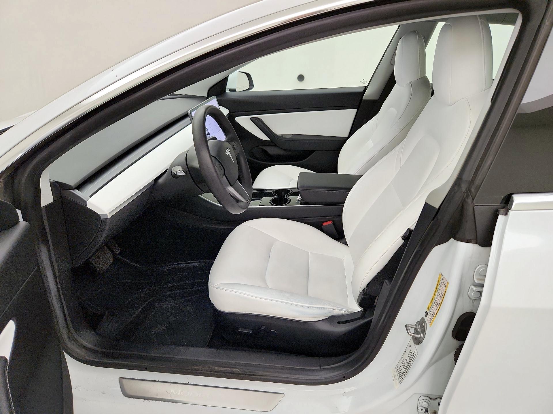 Thumbnail: 2020 Tesla Model 3 - 11