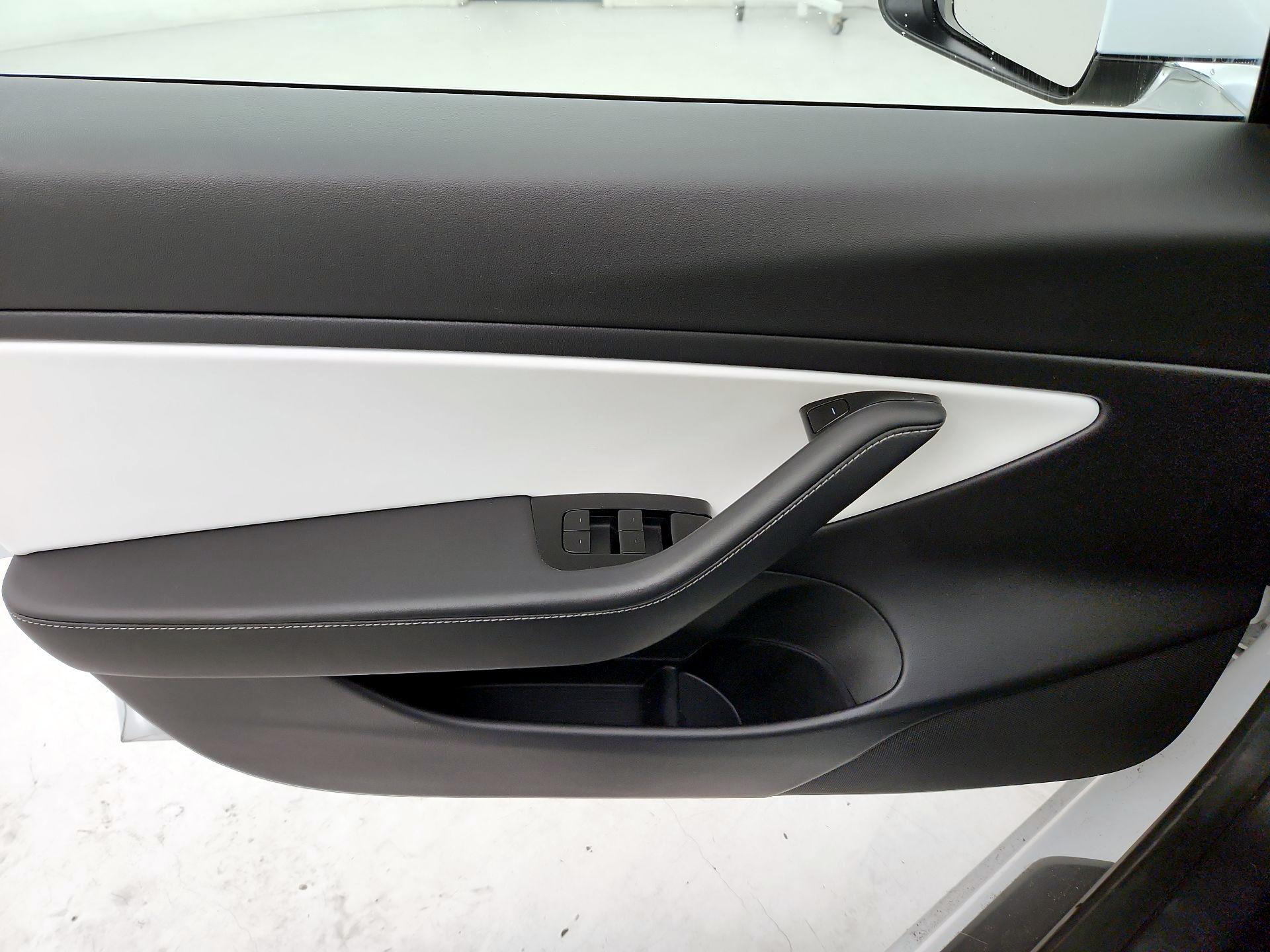 Thumbnail: 2020 Tesla Model 3 - 12