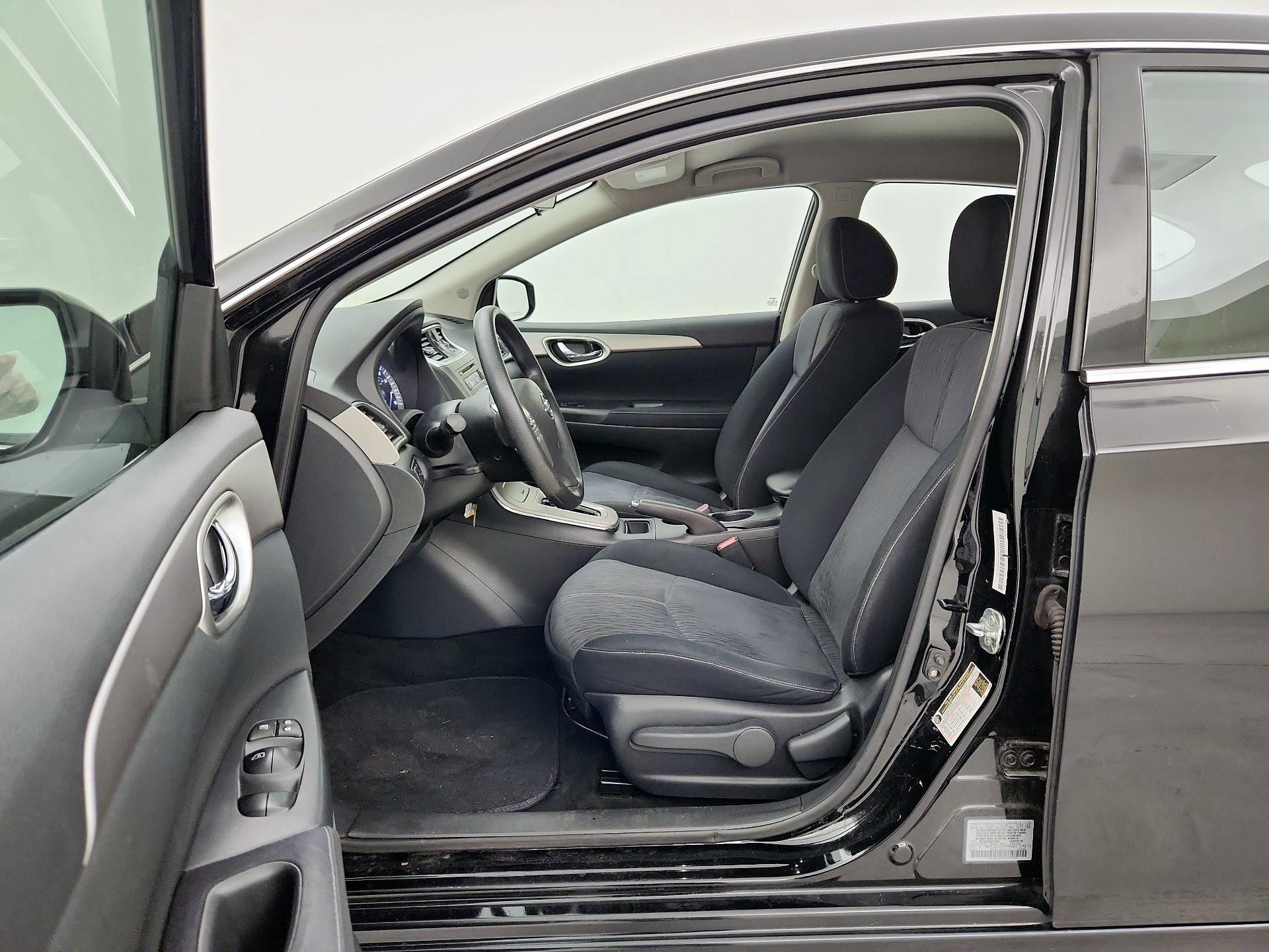 Thumbnail: 2014 Nissan Sentra - 11